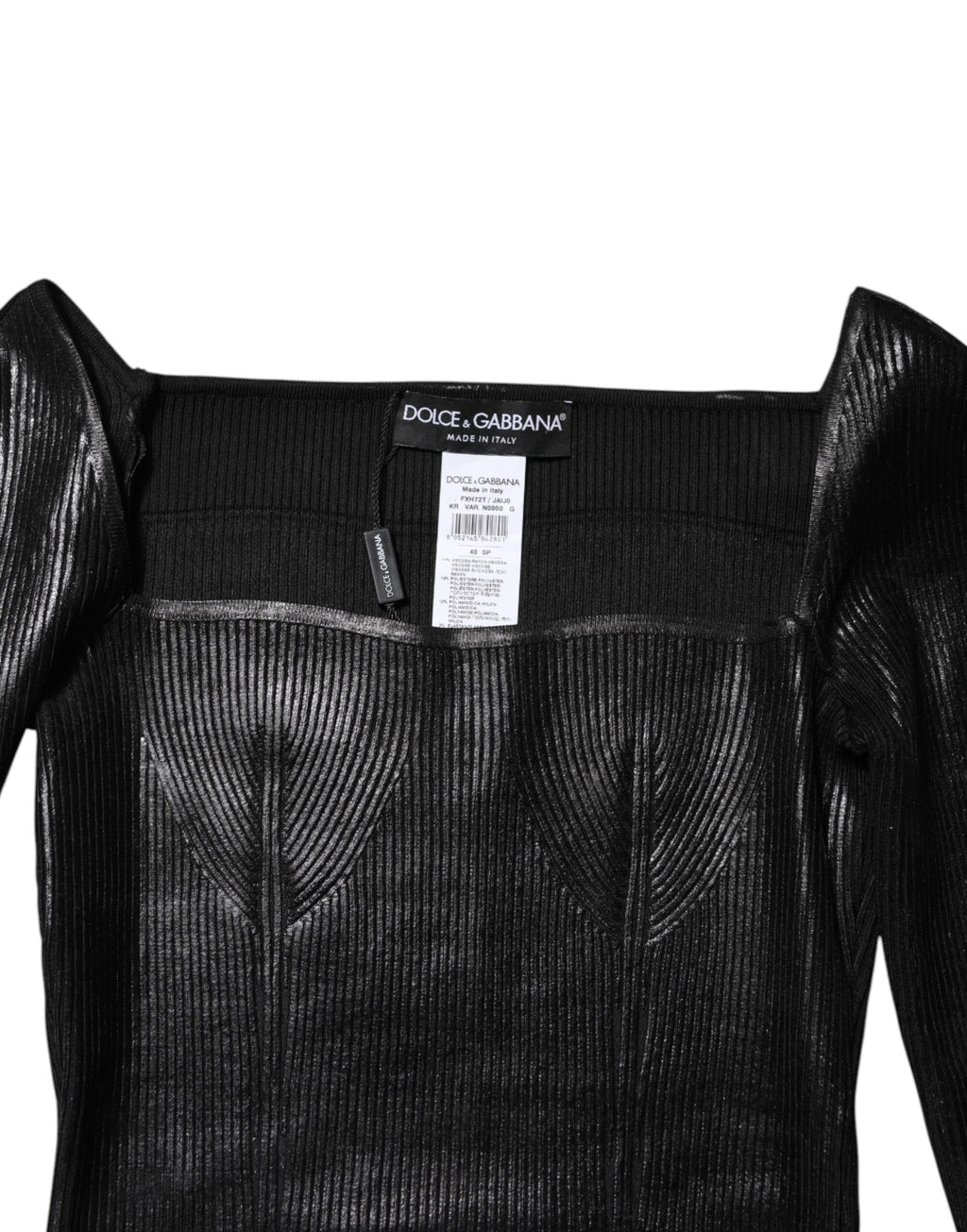 Haut noir Dolce & Gabbana en viscose à manches longues, coupe ajustée, vue de face sur fond blanc.