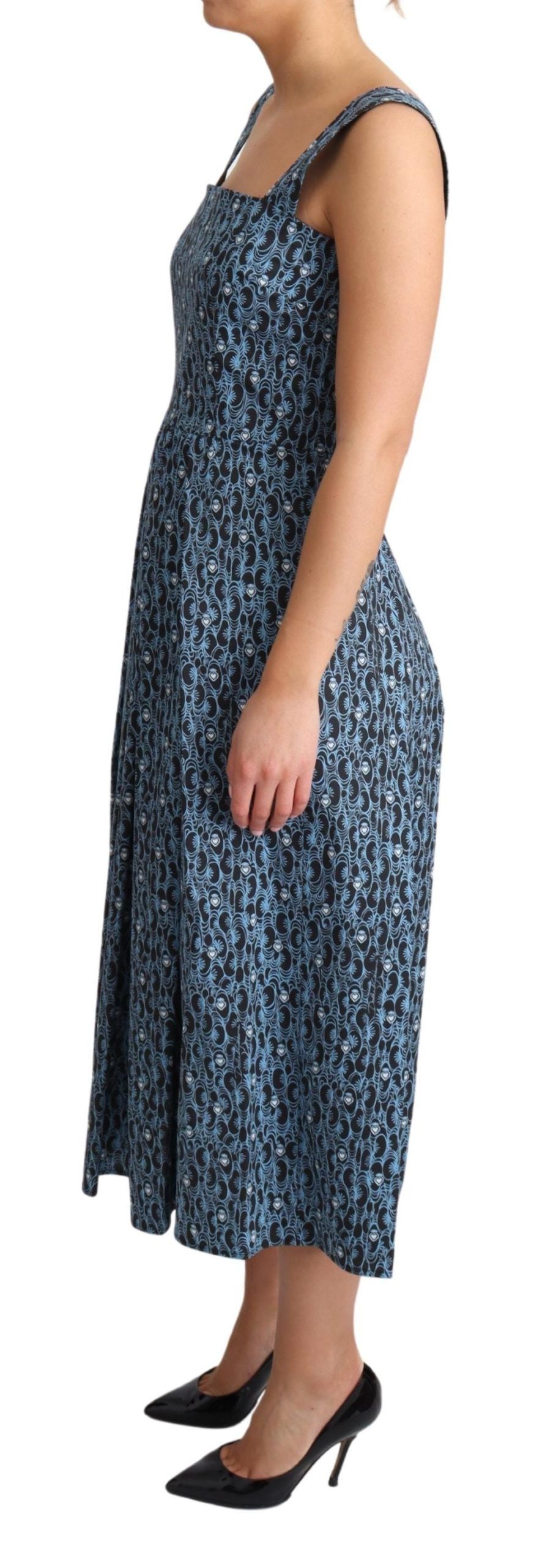 Robe en coton bleu à cœur Dolce & Gabbana, coupe évasée et stretch, vue de face sur un fond neutre.