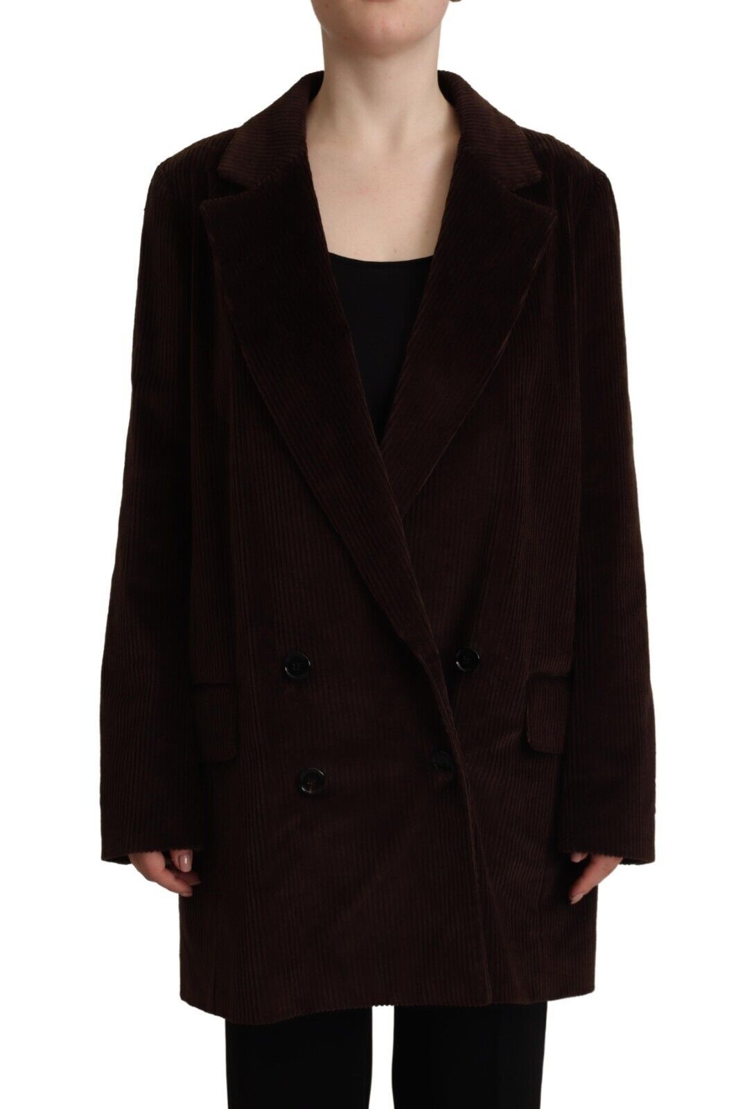 Blazer oversize en velours de coton bordeaux de Dolce & Gabbana, style décontracté et élégant, porté en image.