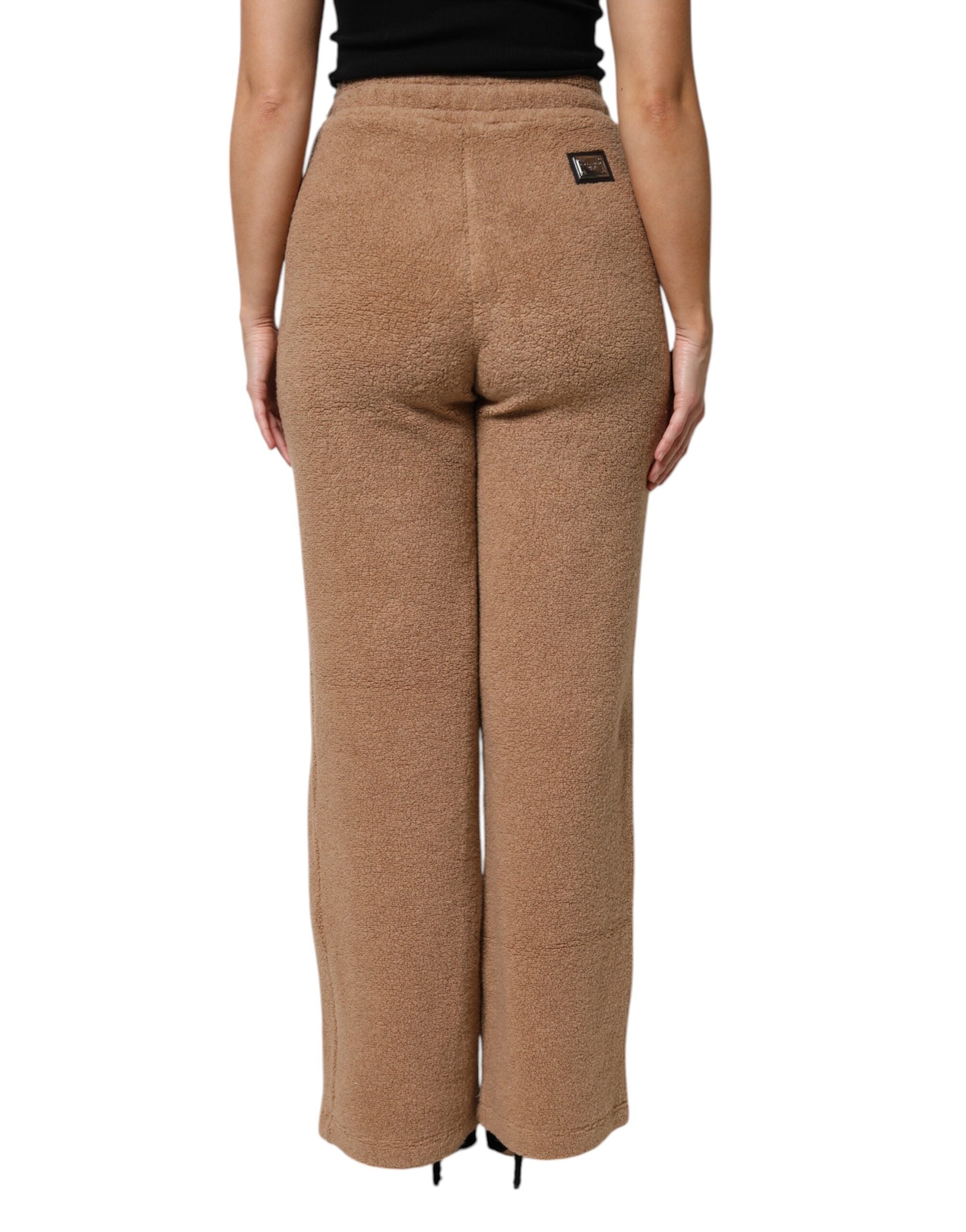 Pantalon droit Dolce & Gabbana en molleton marron avec logo en plaque, tissu confortable et style décontracté.