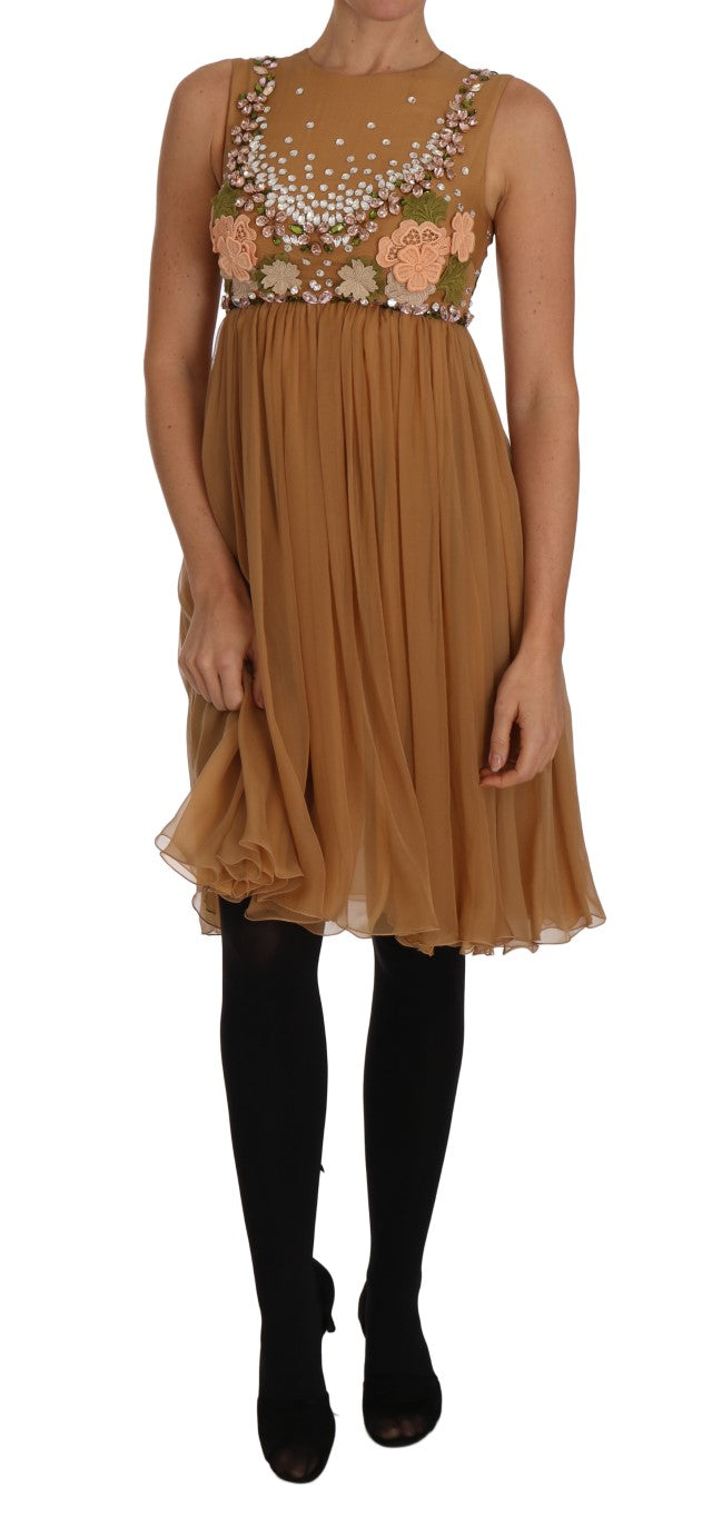 Robe longue en soie crystal et or de style évasé par Dolce & Gabbana, élégante et sophistiquée.