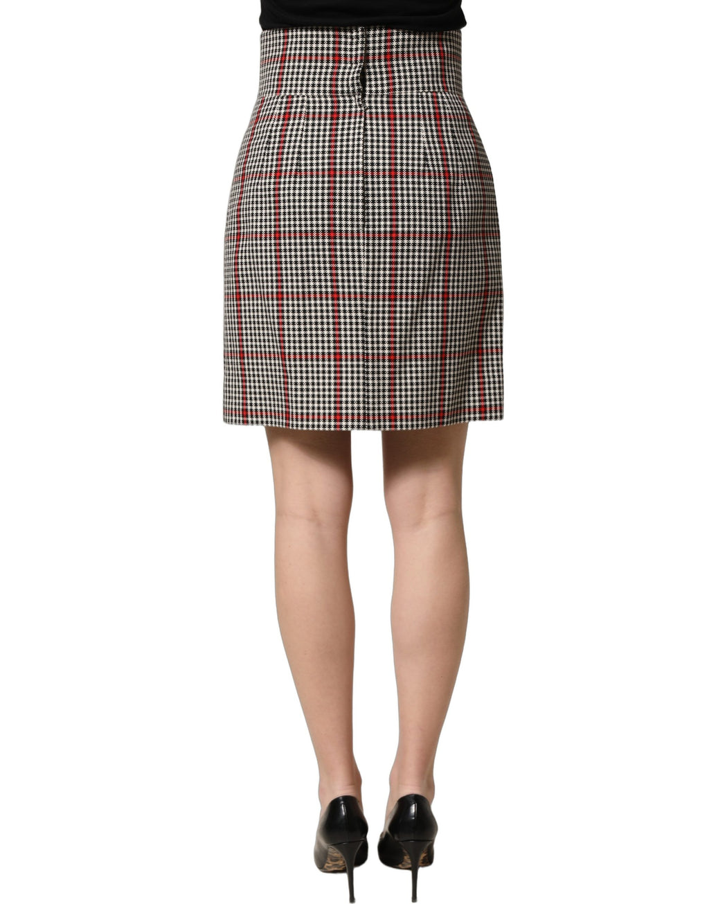 Jupe courte à carreaux gris à taille haute de Dolce & Gabbana, coupe évasée et style tendance.