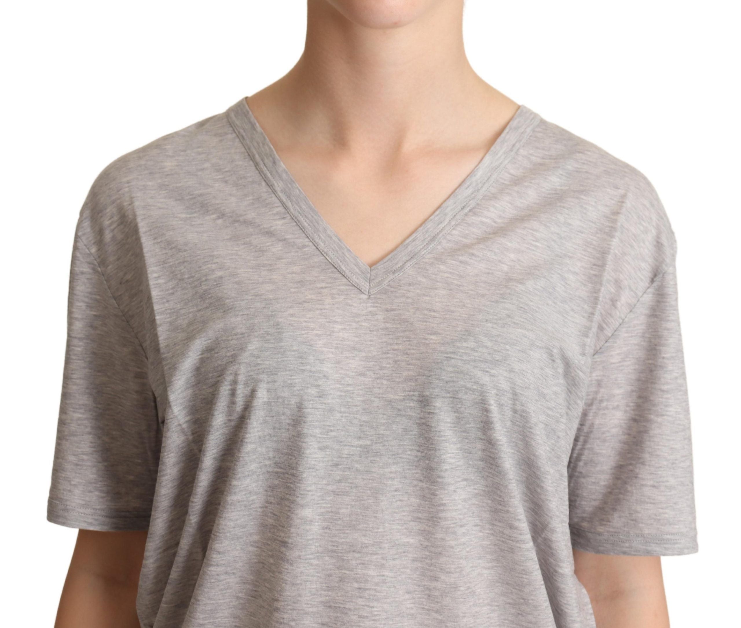 T-shirt gris en coton 100% avec col en V de Dolce & Gabbana, vêtement élégant et confortable.