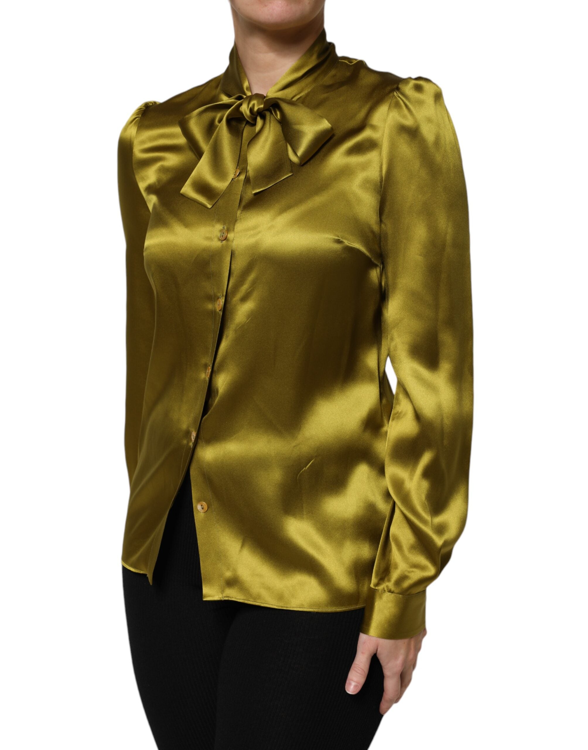 Chemisier à manches longues Dolce & Gabbana avec col ascot vert, élégant et féminin, en tissu léger.