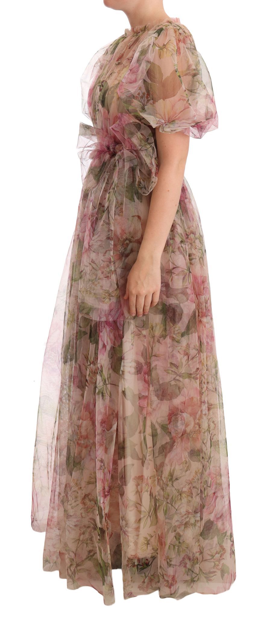 Robe longue maxi Dolce & Gabbana à imprimé floral multicolore, élégante et fluide, portée avec décolleté en V.