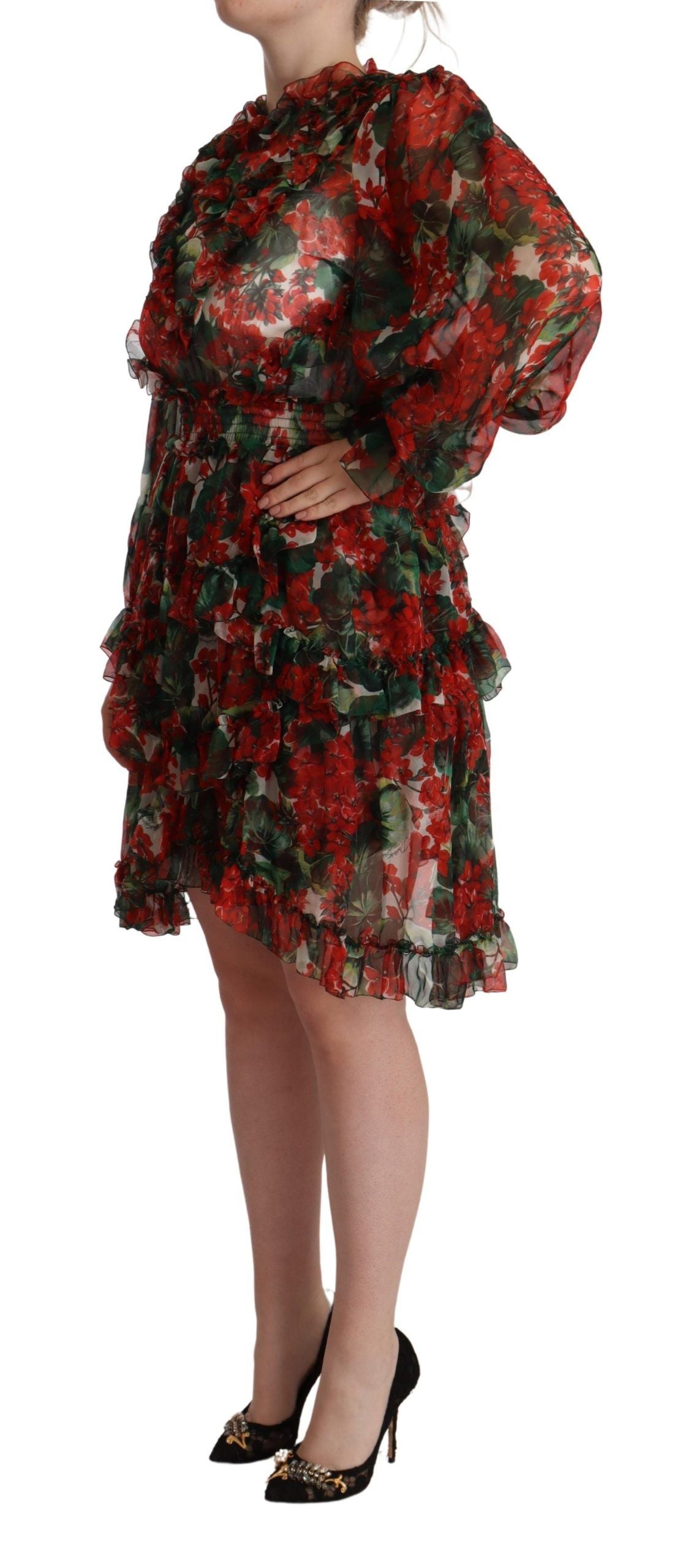 Robe longue en soie Dolce & Gabbana à fleurs multicolores rouges, style maxi et élégance florale.