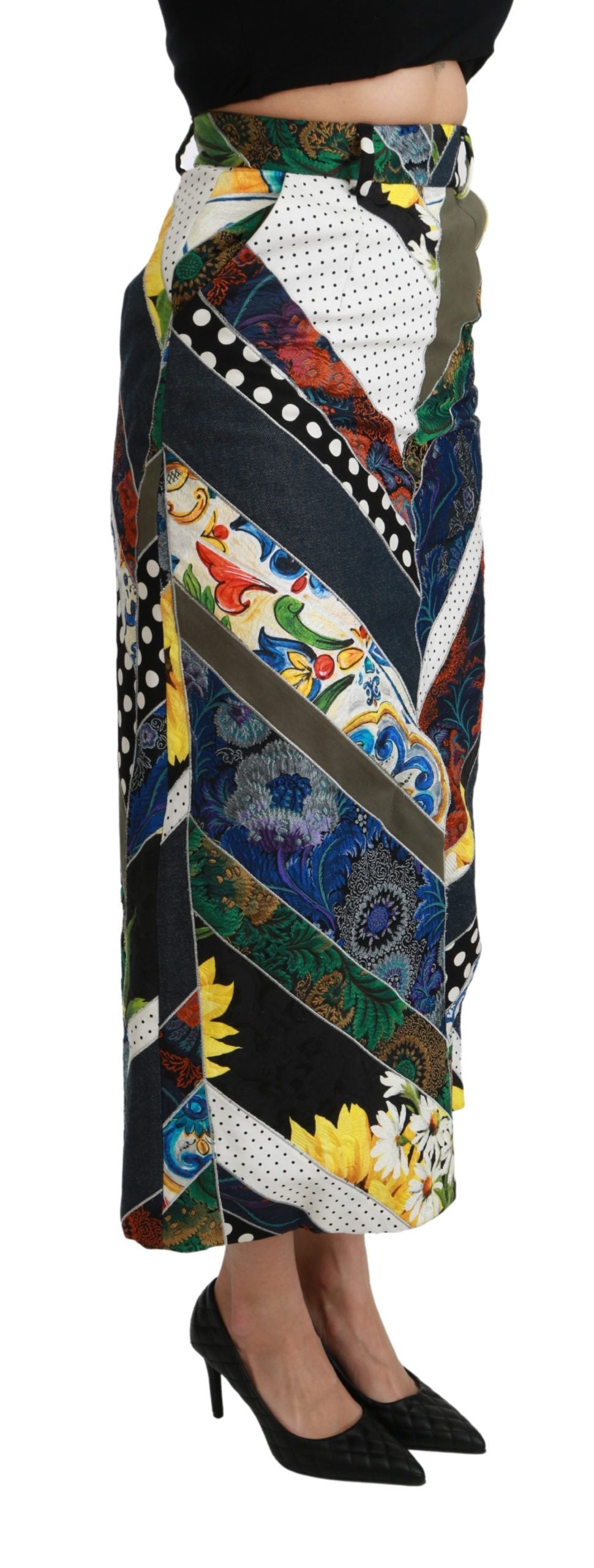 Jupe longue en soie multicolore à motifs géométriques Dolce & Gabbana, haute taille et élégante, visible en gros plan.