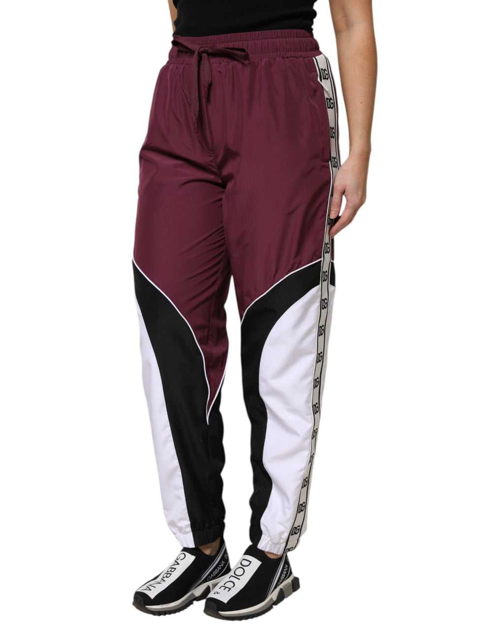 Pantalon de jogging multicolore Dolce & Gabbana, sweatpants décontractés en tissu avec motifs colorés et ajustement confortable.