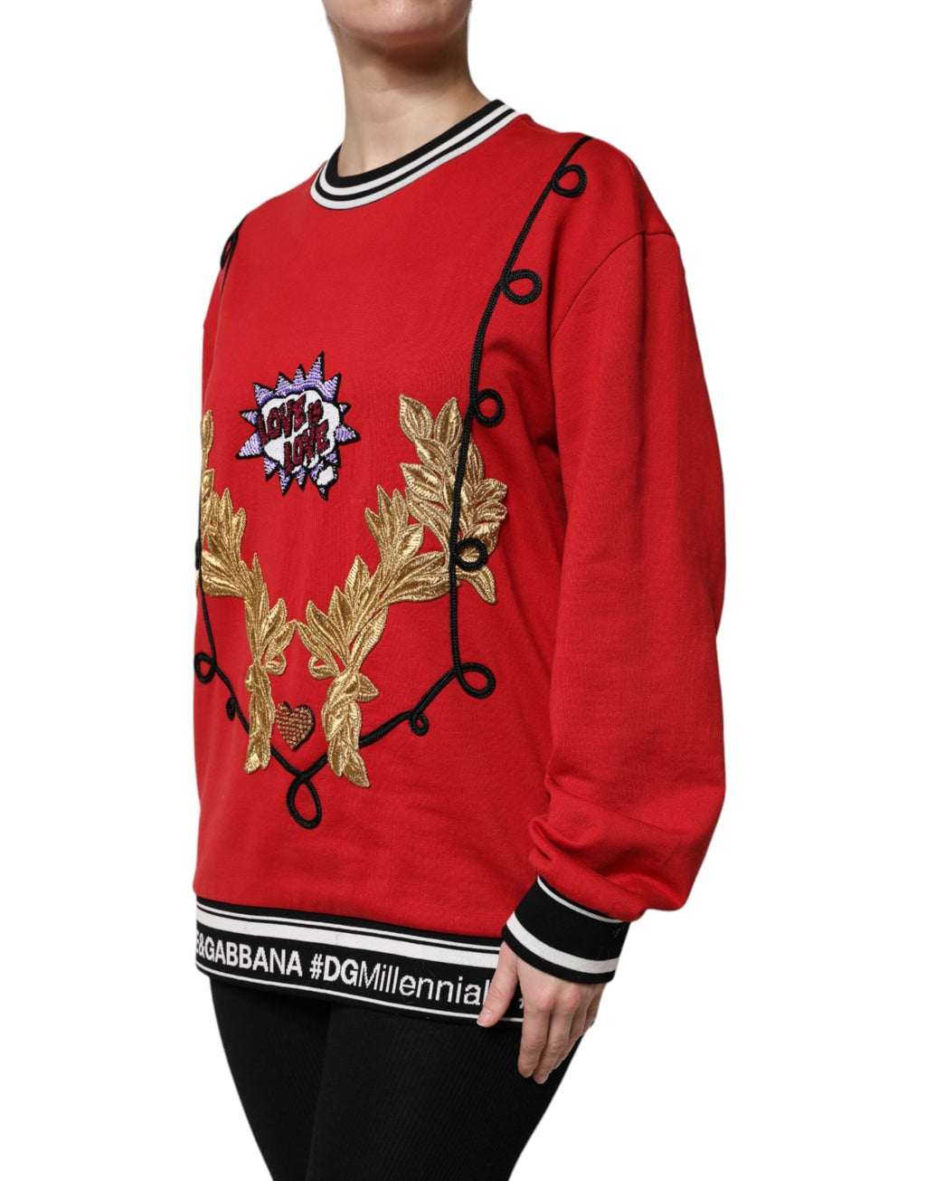 Pull-over en coton rouge Dolce & Gabbana avec sequins pour femme, style queen, élégant et confortable.