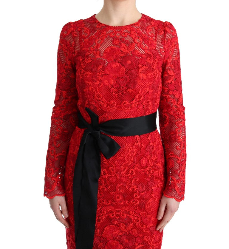 Robe longue Dolce & Gabbana à motif floral rouge et broderie, coupe ajustée, élégante et sophistiquée.