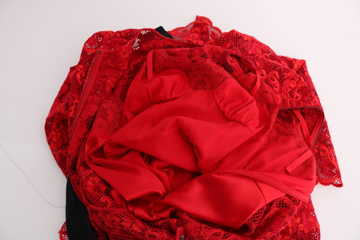 Robe longue Dolce & Gabbana rouge à fleurs en broderie, robe cachetée élégante et sophistiquée pour occasions spéciales.