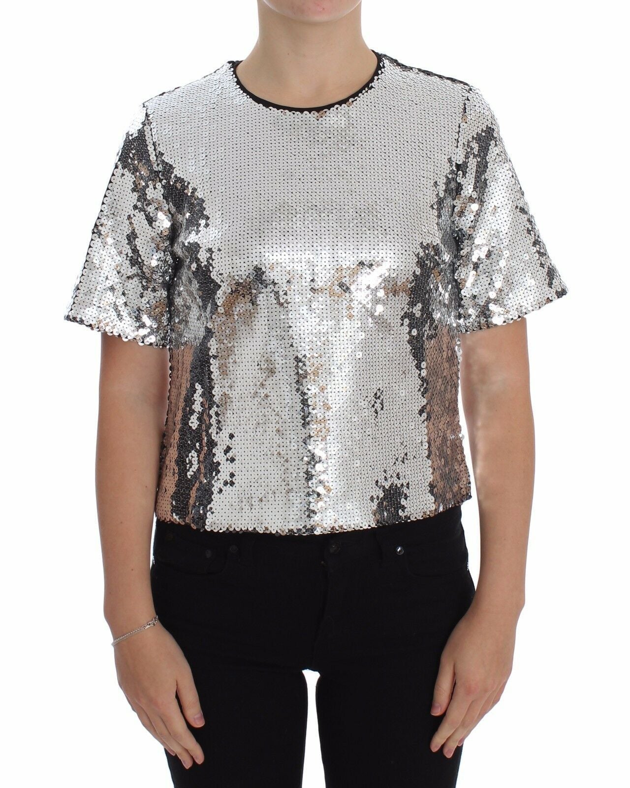 Blouse Dolce & Gabbana en sequins argentés avec col rond, haut élégant et brillant, vue de face.