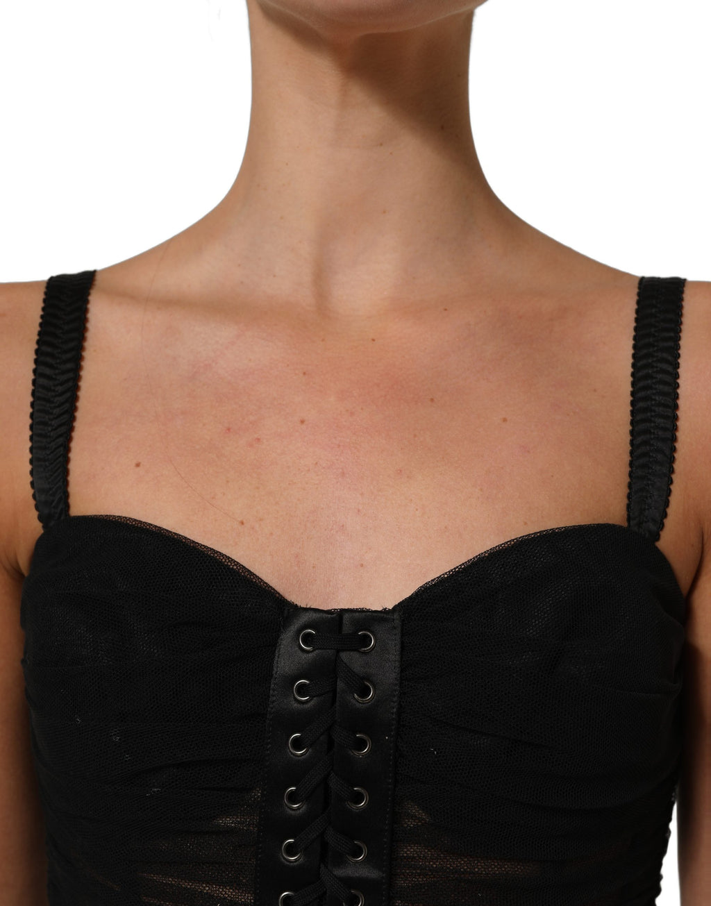 Robe sans manches Dolce & Gabbana, à encolure en V, coupe droite, longueur genou, noire, élégante et sophistiquée.