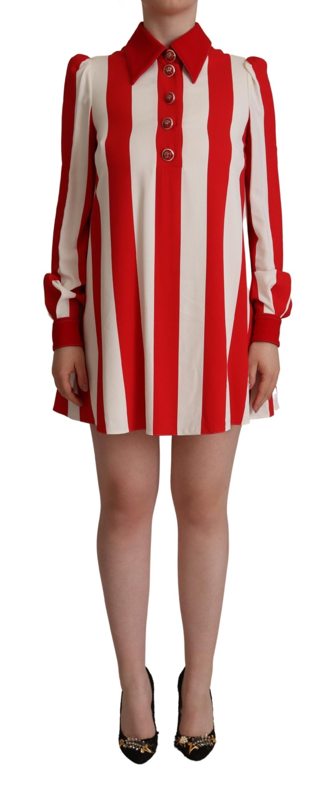Robe courte blanche et rouge Dolce & Gabbana, robe mini moulante en satin avec col en V et manches longues élégantes.