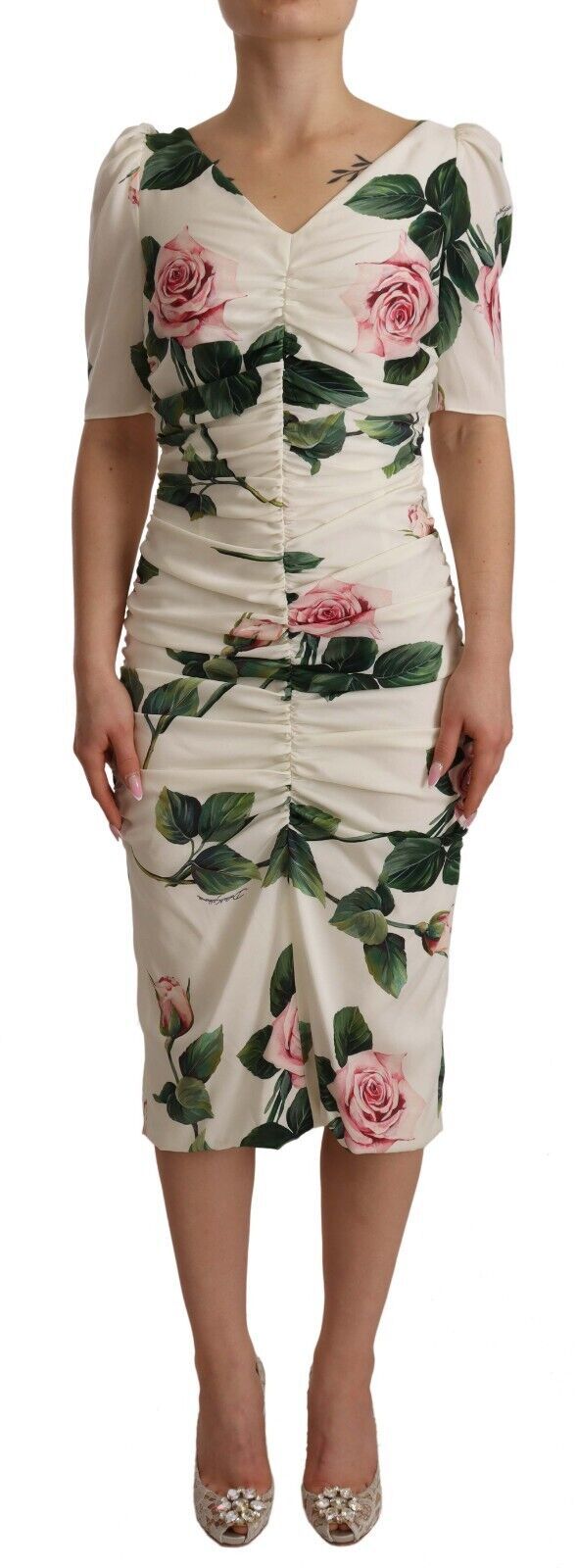 Robe plissée en soie stretch blanche à imprimé roses Dolce & Gabbana, élégante et féminine.