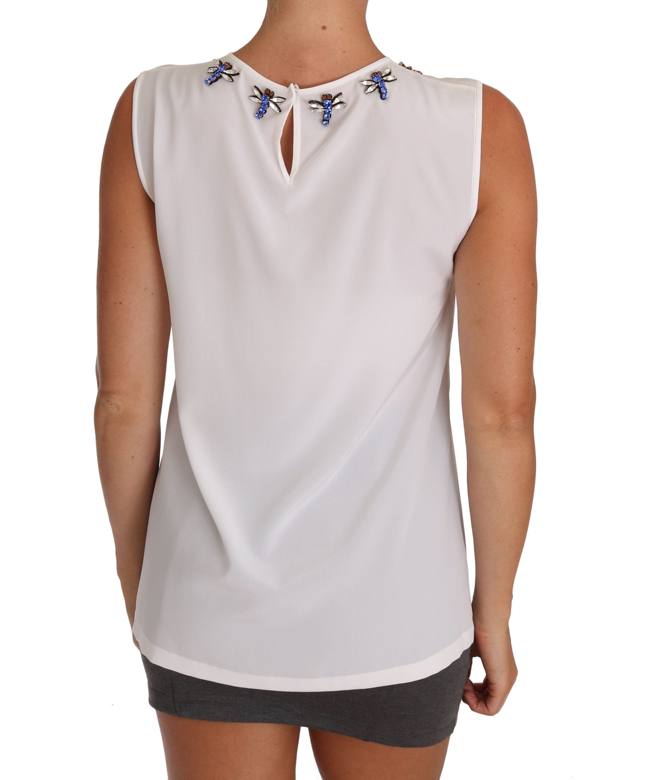 T-shirt blanc en soie Dolce & Gabbana avec cristaux ornementaux, style décontracté et élégant.