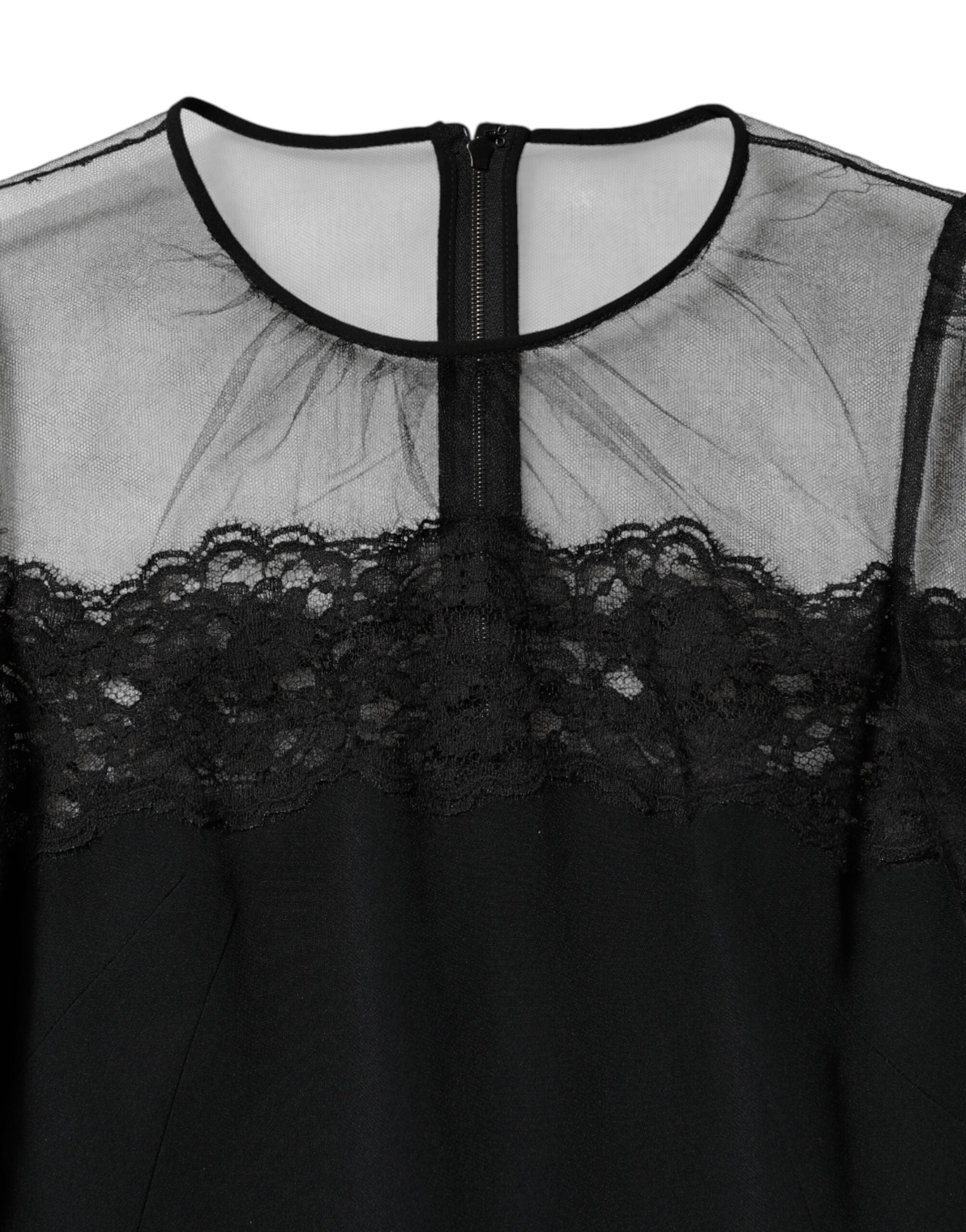 Robe midi en tulle noir en dentelle avec coupe ajustée, par Dolce & Gabbana, élégante et sophistiquée.