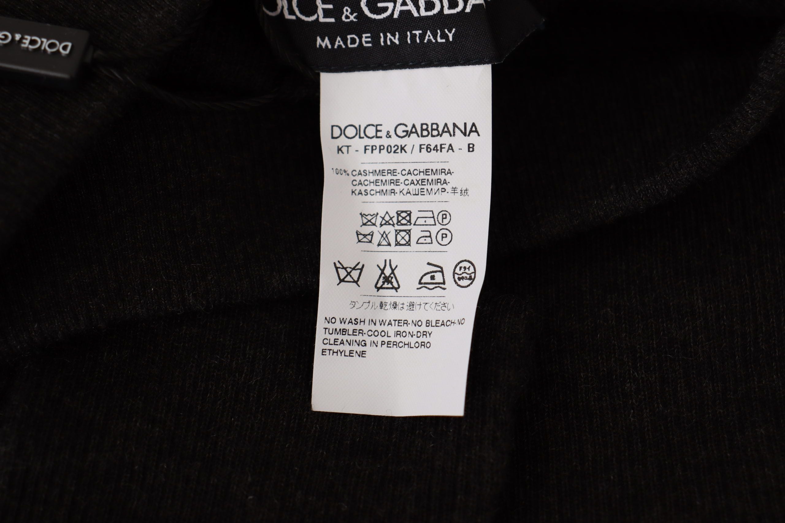 Collants gris en cachemire Dolce & Gabbana, chaussettes et bas élégants pour femmes, texture douce et finition raffinée.