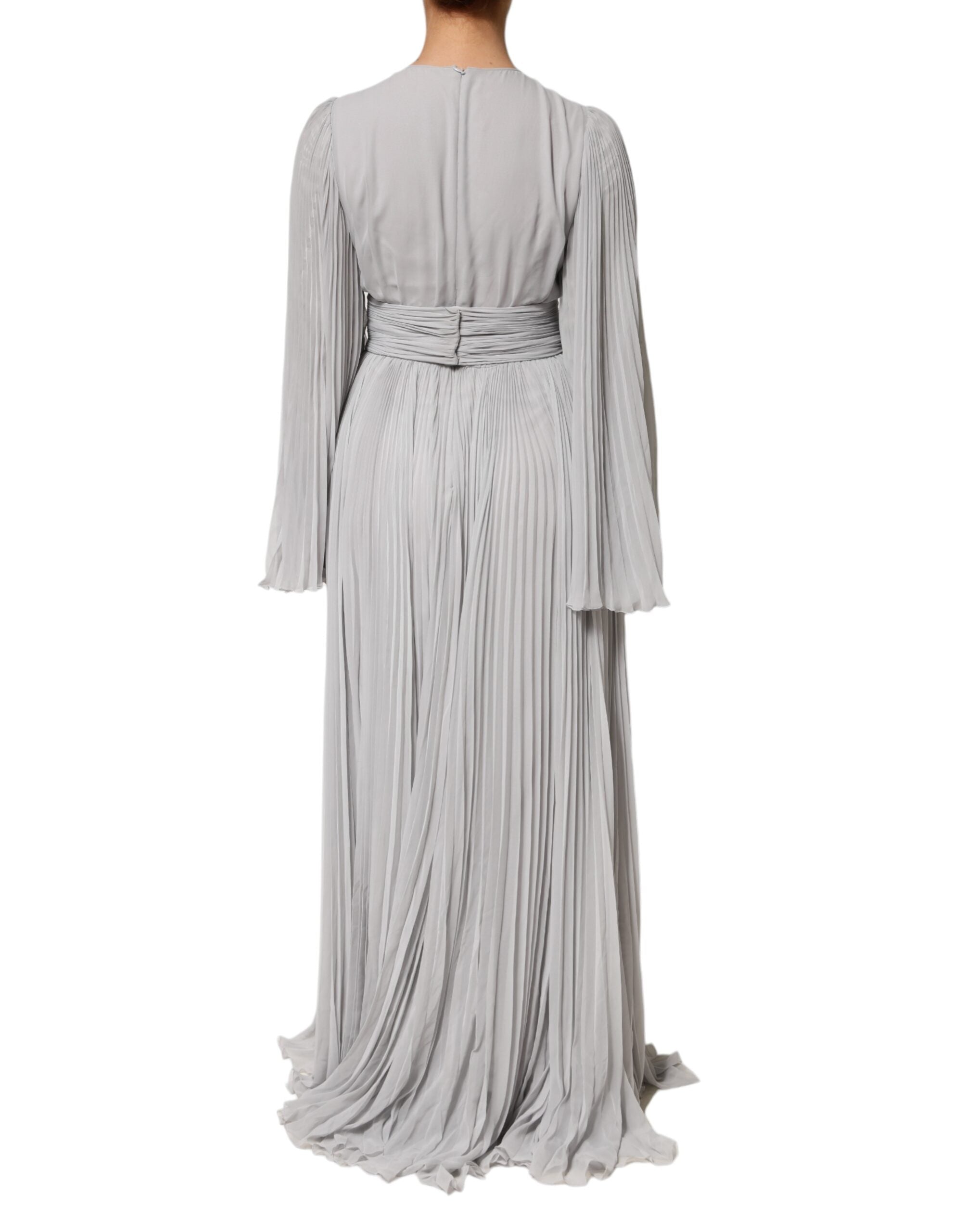 Robe longue plissée gris Dolce & Gabbana en soie mélangée avec manches longues et style élégant.