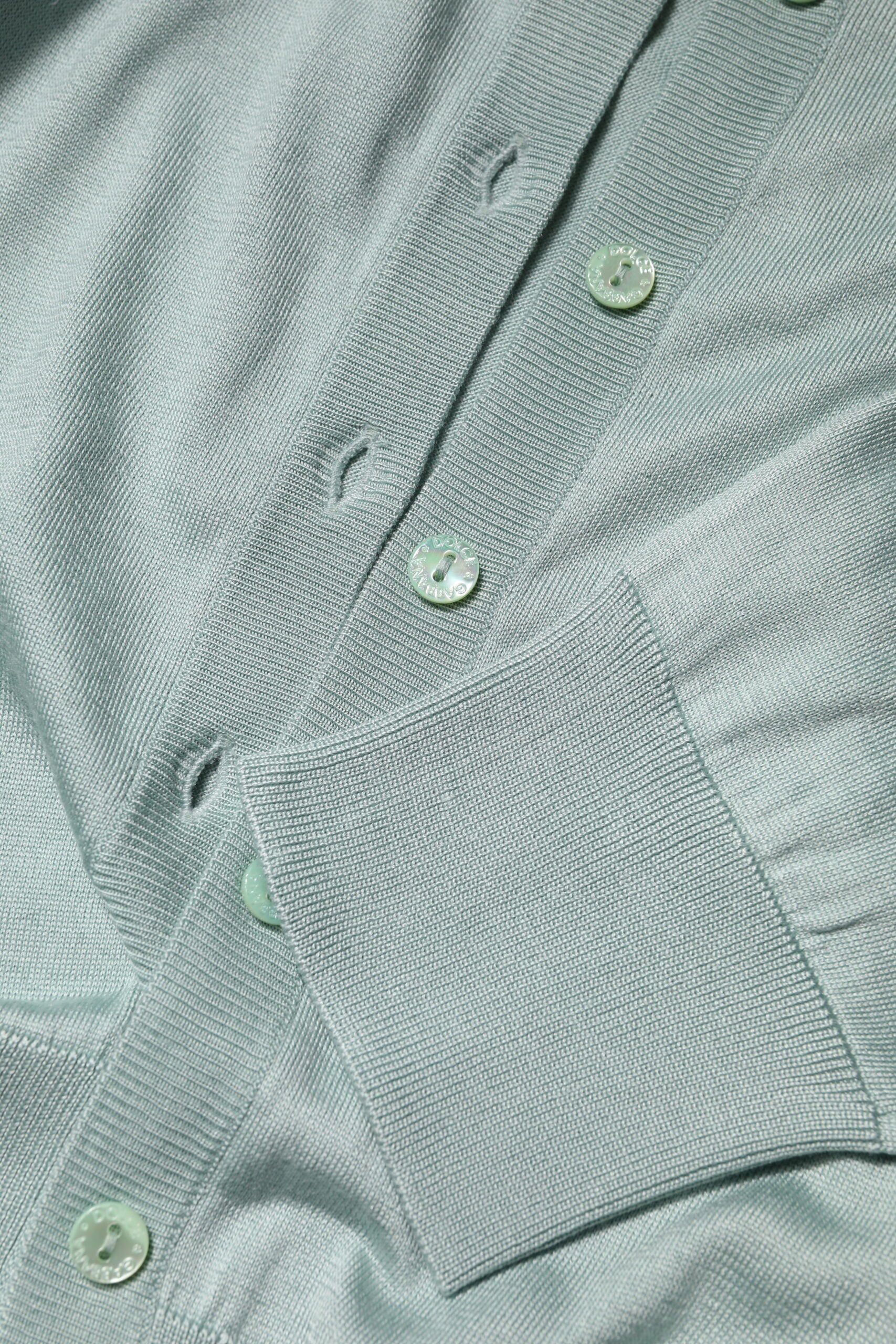 Pull en soie Dolce & Gabbana Light Green avec boutons, cardigan élégant et léger pour femme.