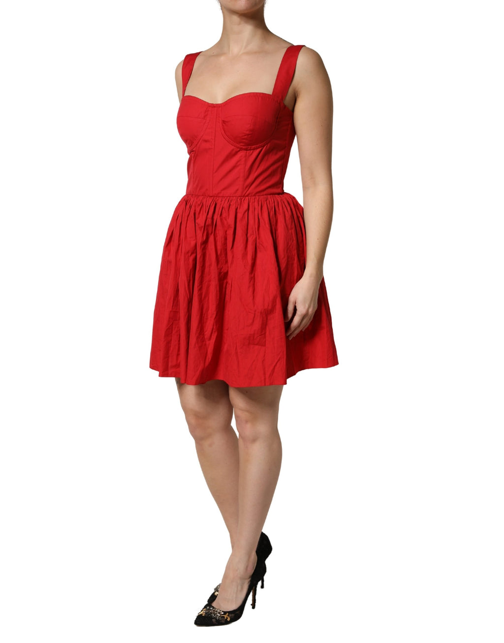 Robe courte en coton rouge sans manches de style A-line par Dolce & Gabbana, vue de face.