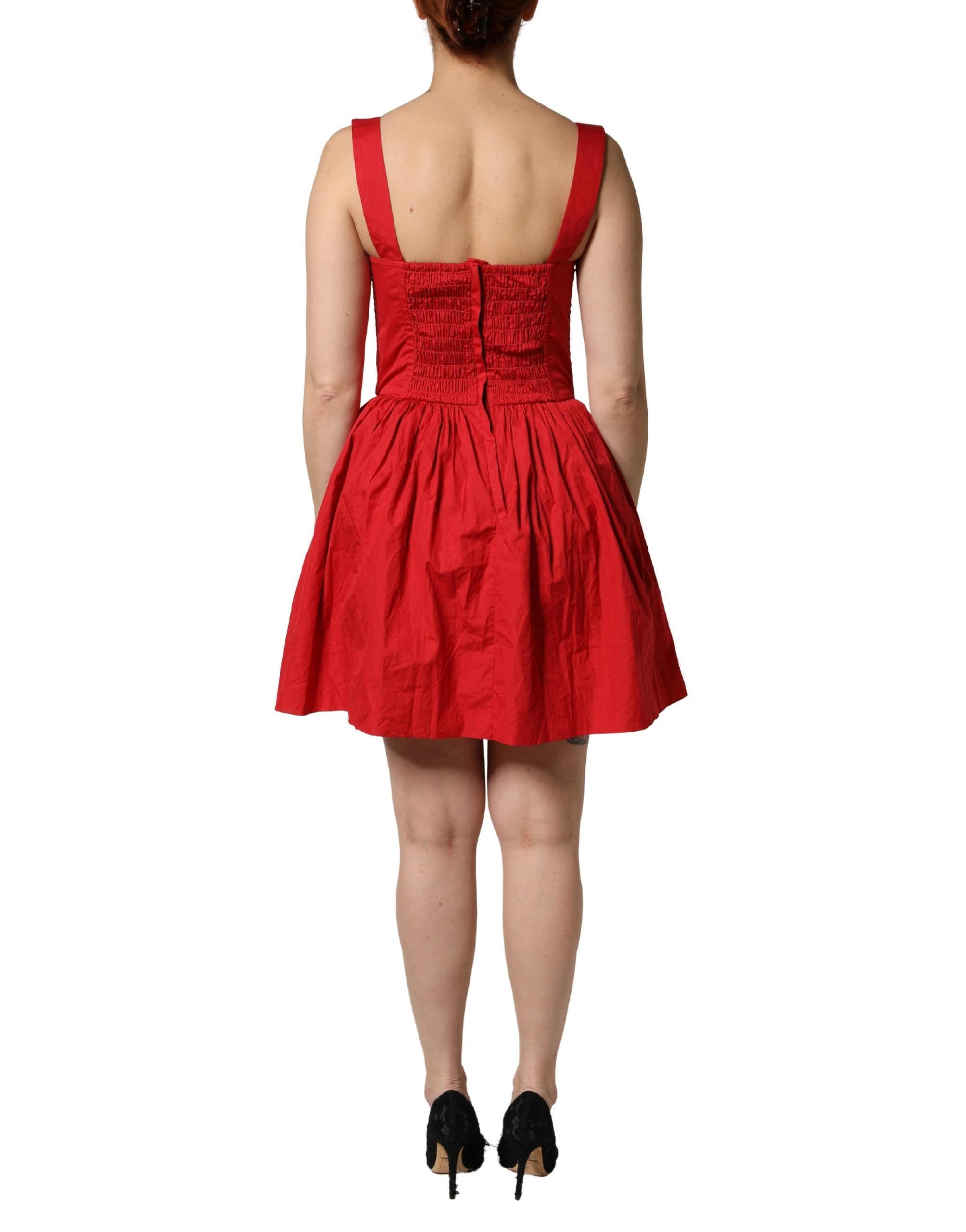 Robe courte en coton rouge sans manches de style A-line de Dolce & Gabbana, parfaite pour une silhouette élégante.