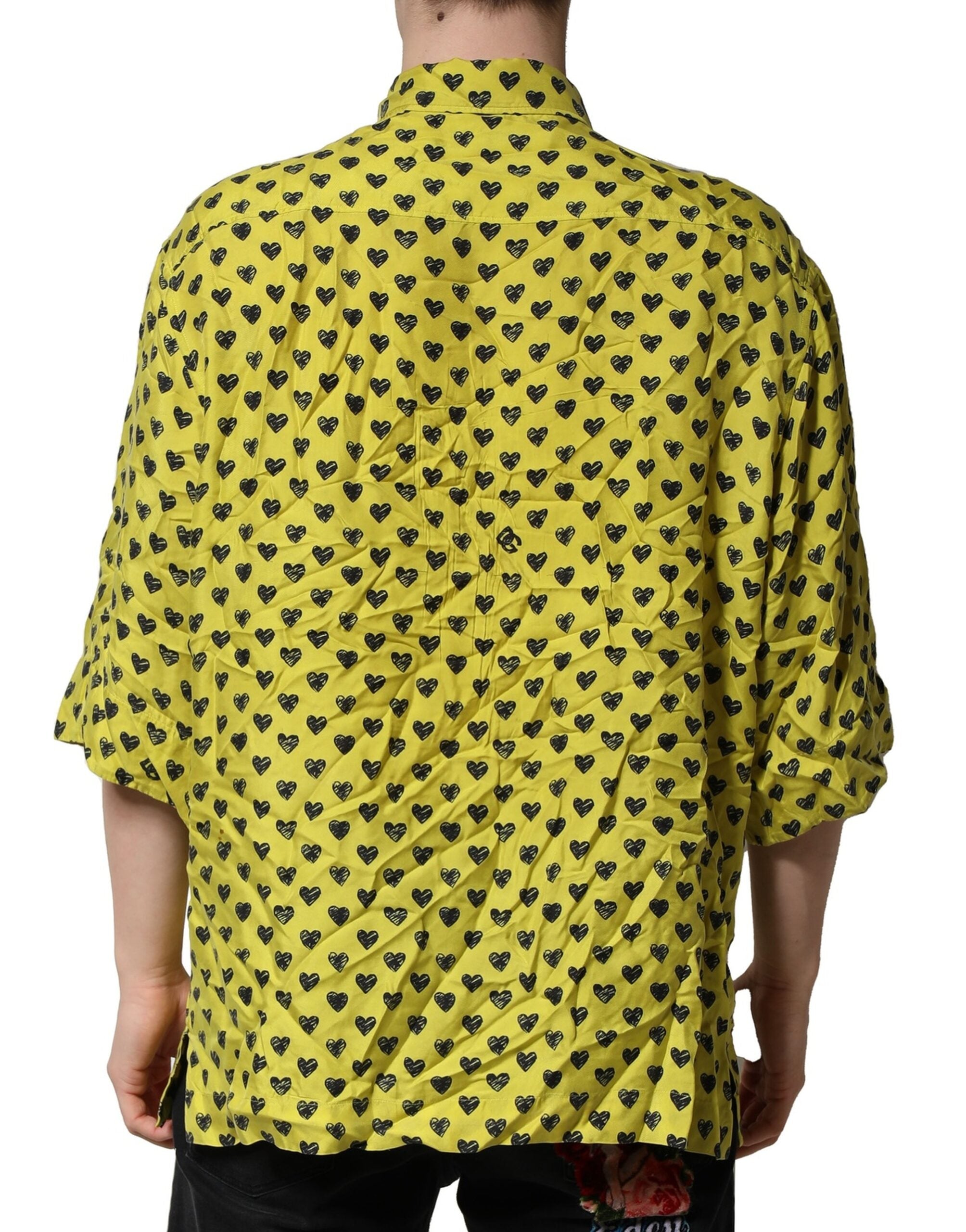 Chemise homme Dolce & Gabbana à manches courtes jaunes avec motif cœur, style décontracté et élégant.