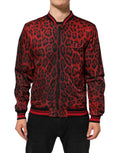 Veste bomber rouge à motif léopard Dolce & Gabbana avec fermeture éclair complète, coupe tendance et détails de style sauvage.
