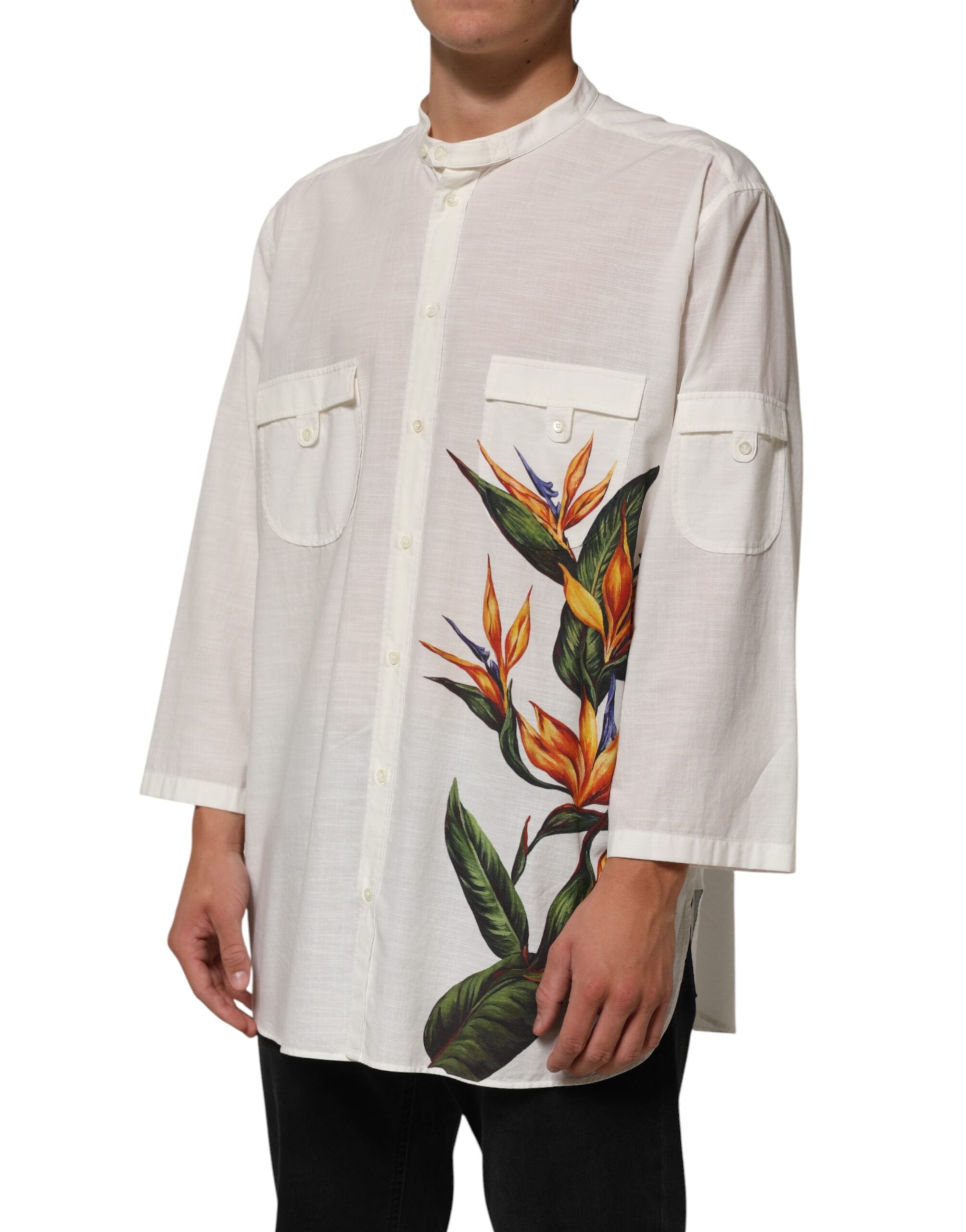 Chemise blanche en coton à fleurs Dolce & Gabbana avec boutons, motif floral élégant, vue de face.
