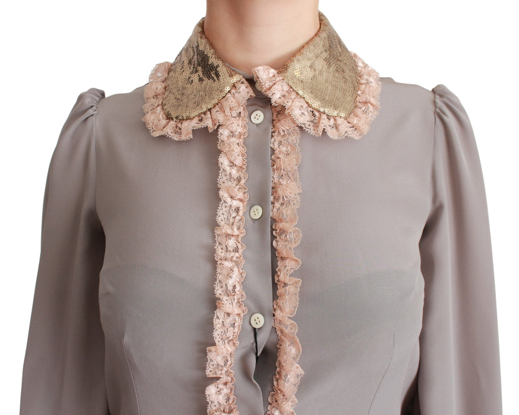 Chemise en soie grise Dolce & Gabbana avec sequins dorés et dentelle, élégante blouse à manches longues et détails raffinés.
