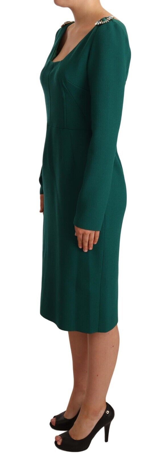Robe midi verte en crêpe extensible avec cristaux de Dolce & Gabbana, élégante et sophistiquée, portée sur un mannequin.