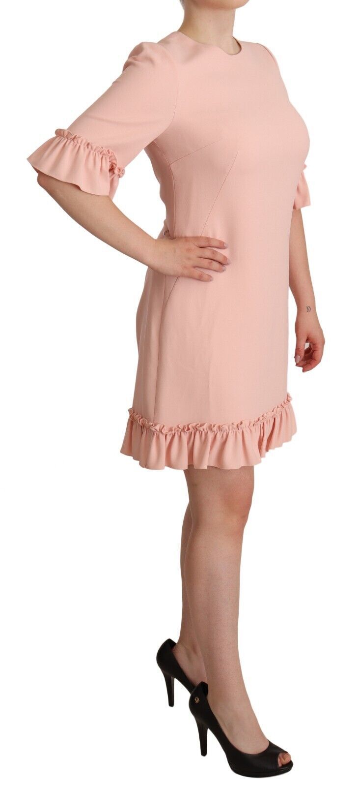 Robe fourreau en viscose rose à manches volantées de Dolce & Gabbana, élégante et élégante, vue de face.
