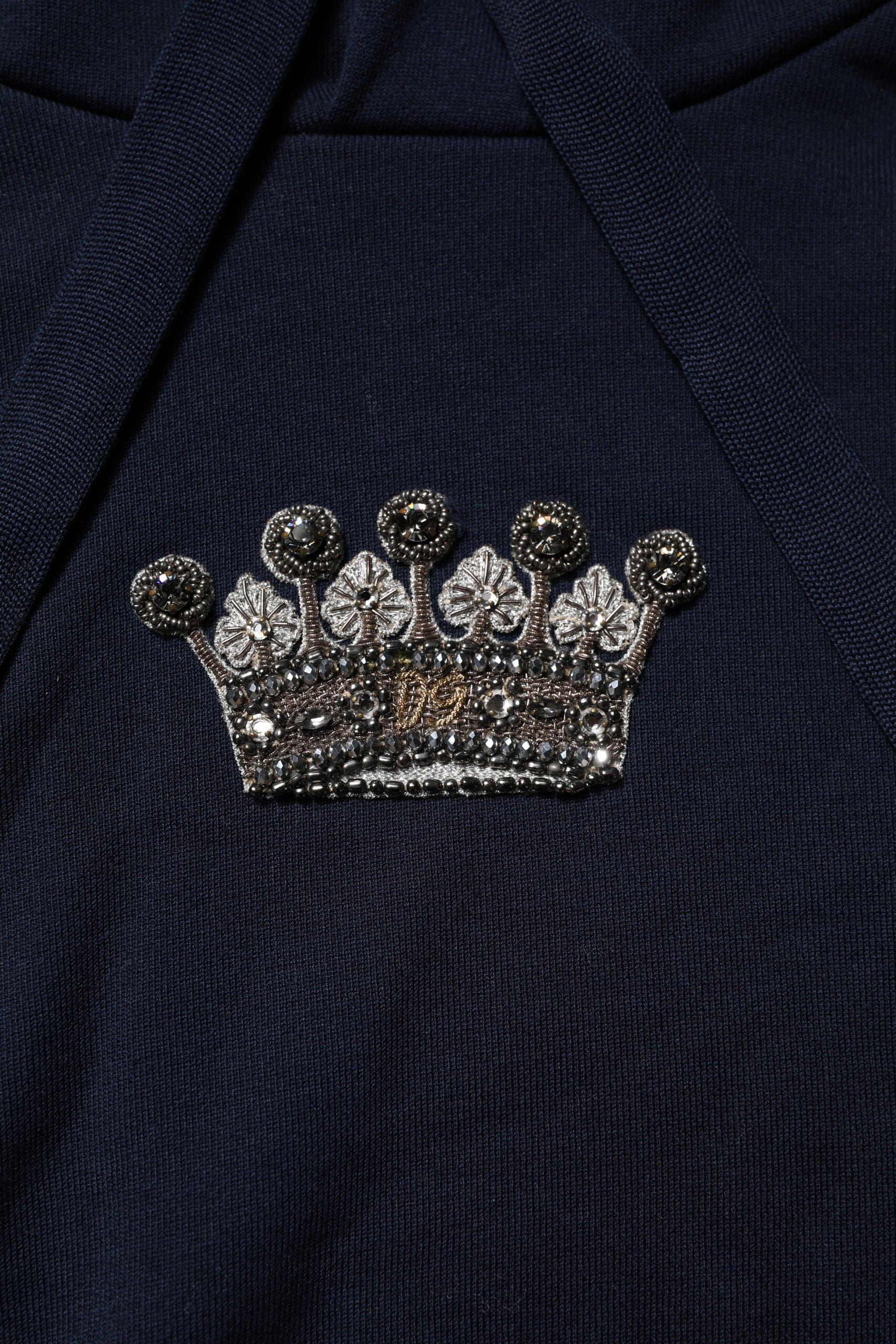 Sweat à capuche noir Dolce & Gabbana en coton avec logo couronne, style décontracté et élégant.