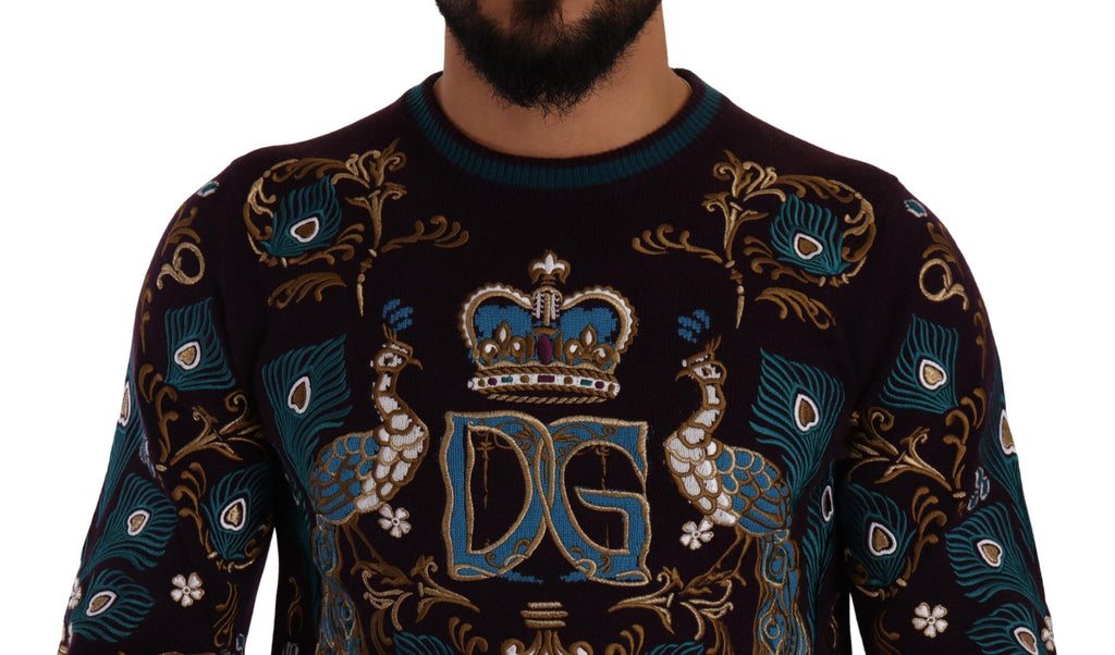 Pull en cachemire Bordeaux Dolce & Gabbana avec broderie de couronne DG, détail élégant et confortable.