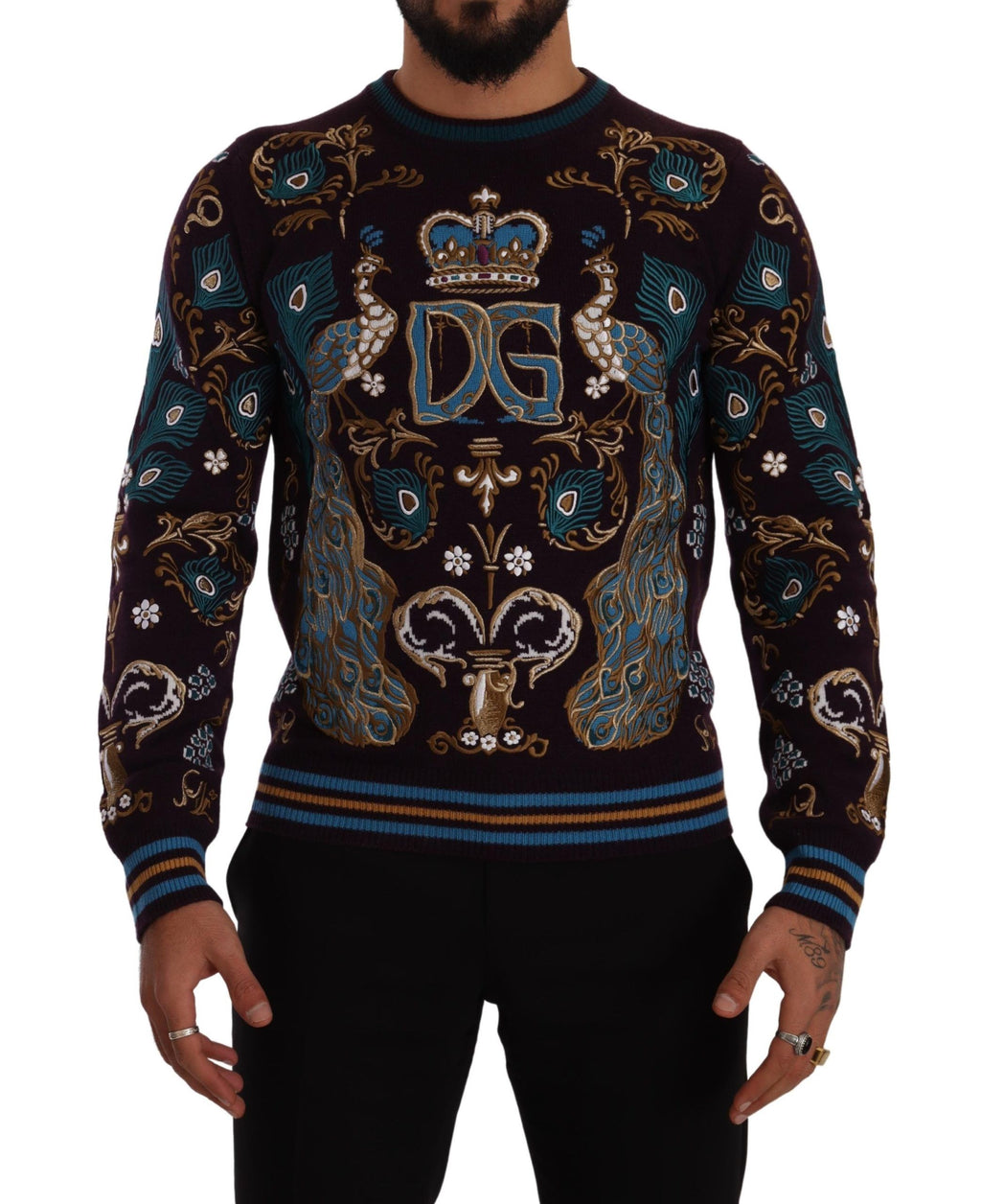 Pull en cachemire Bordeaux Dolce & Gabbana avec broderie de couronne DG, style élégant et confortable.