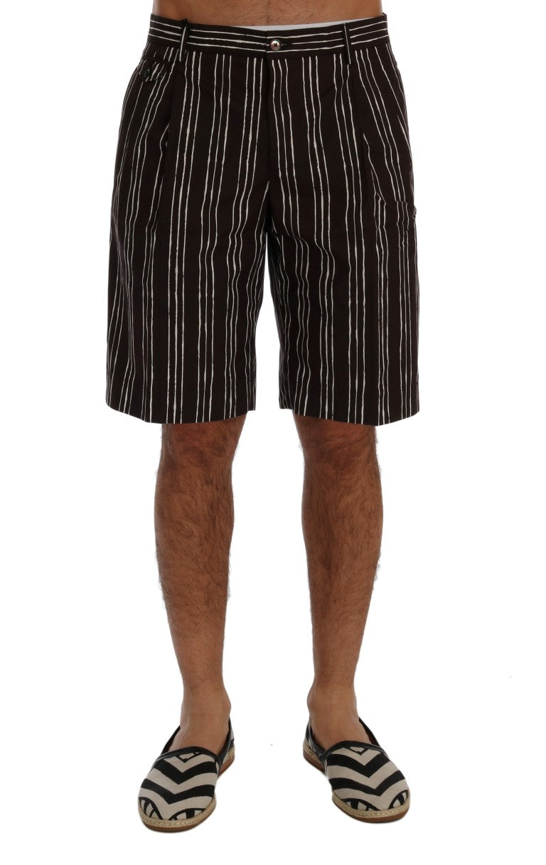 Shorts décontractés en chanvre à rayures blanches et bordeaux de Dolce & Gabbana, style casual et élégant.