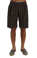 Shorts décontractés en chanvre à rayures blanches et bordeaux de Dolce & Gabbana, style casual et élégant.