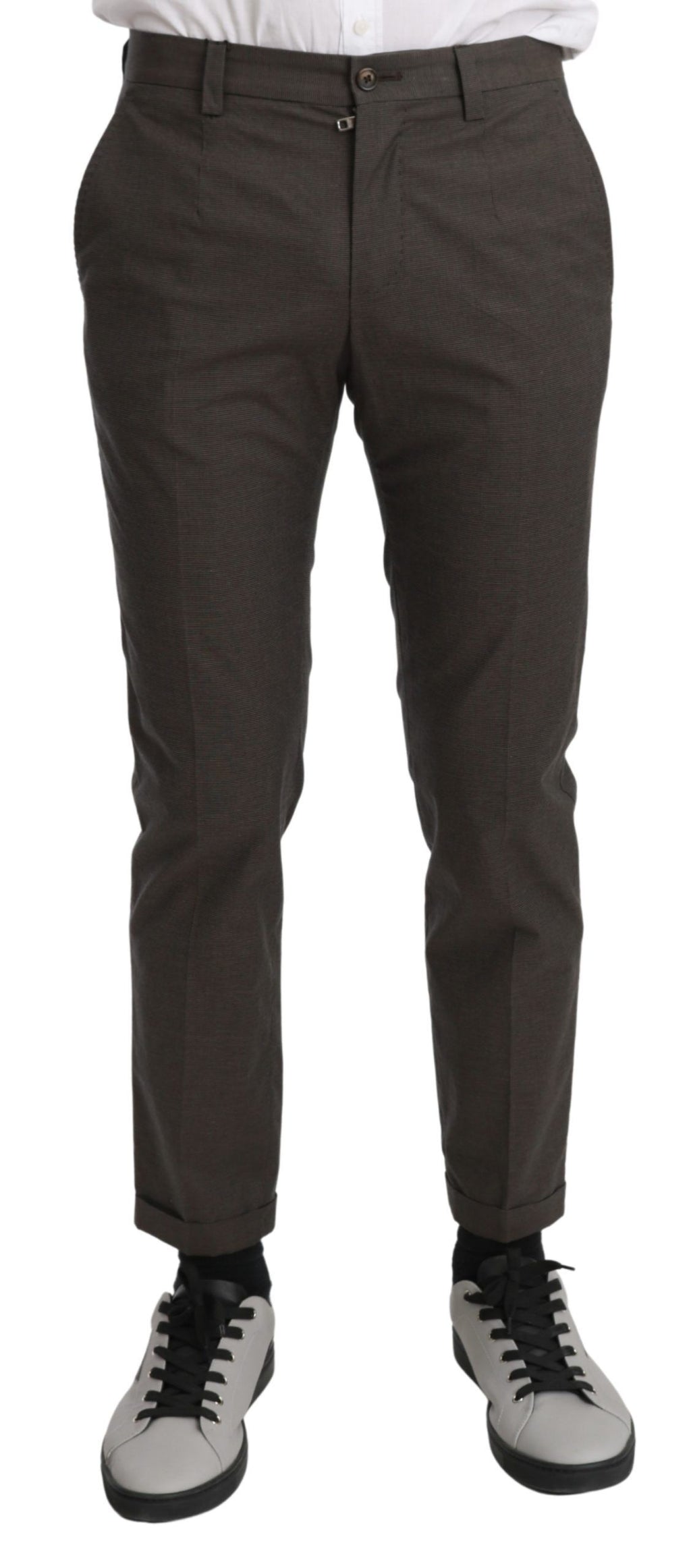 Pantalon décontracté homme Dolce & Gabbana marron en coton, style casual, visible sur le mannequin.