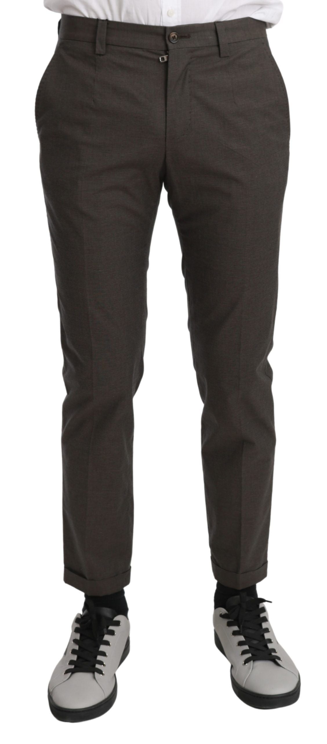 Pantalon décontracté homme Dolce & Gabbana marron en coton, style casual, visible sur le mannequin.