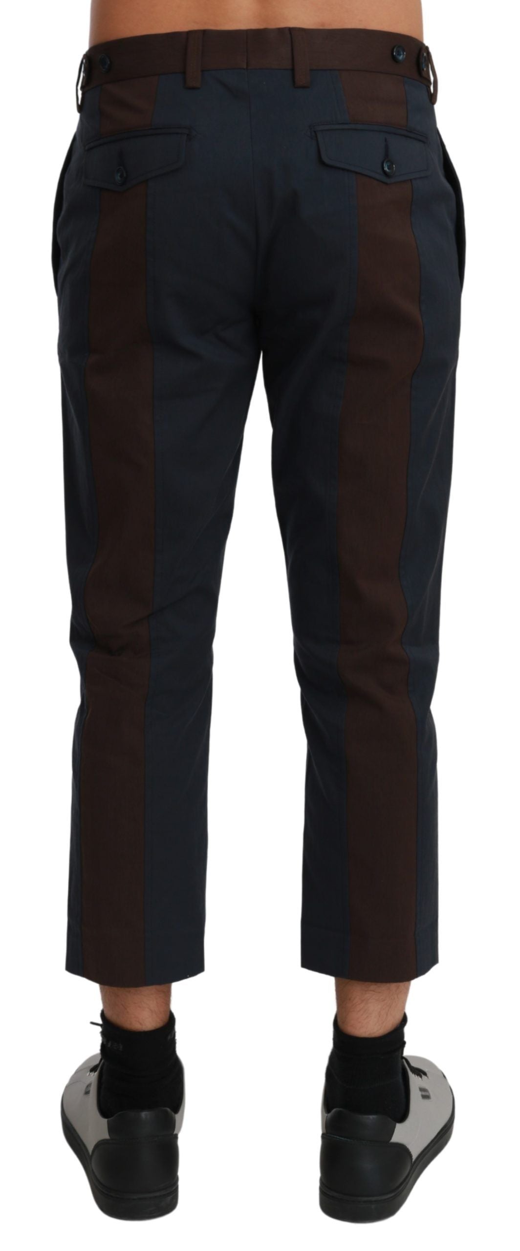 Pantalon cropped à rayures marron de Dolce & Gabbana, style élégant et moderne, visible en détail sur l'image.