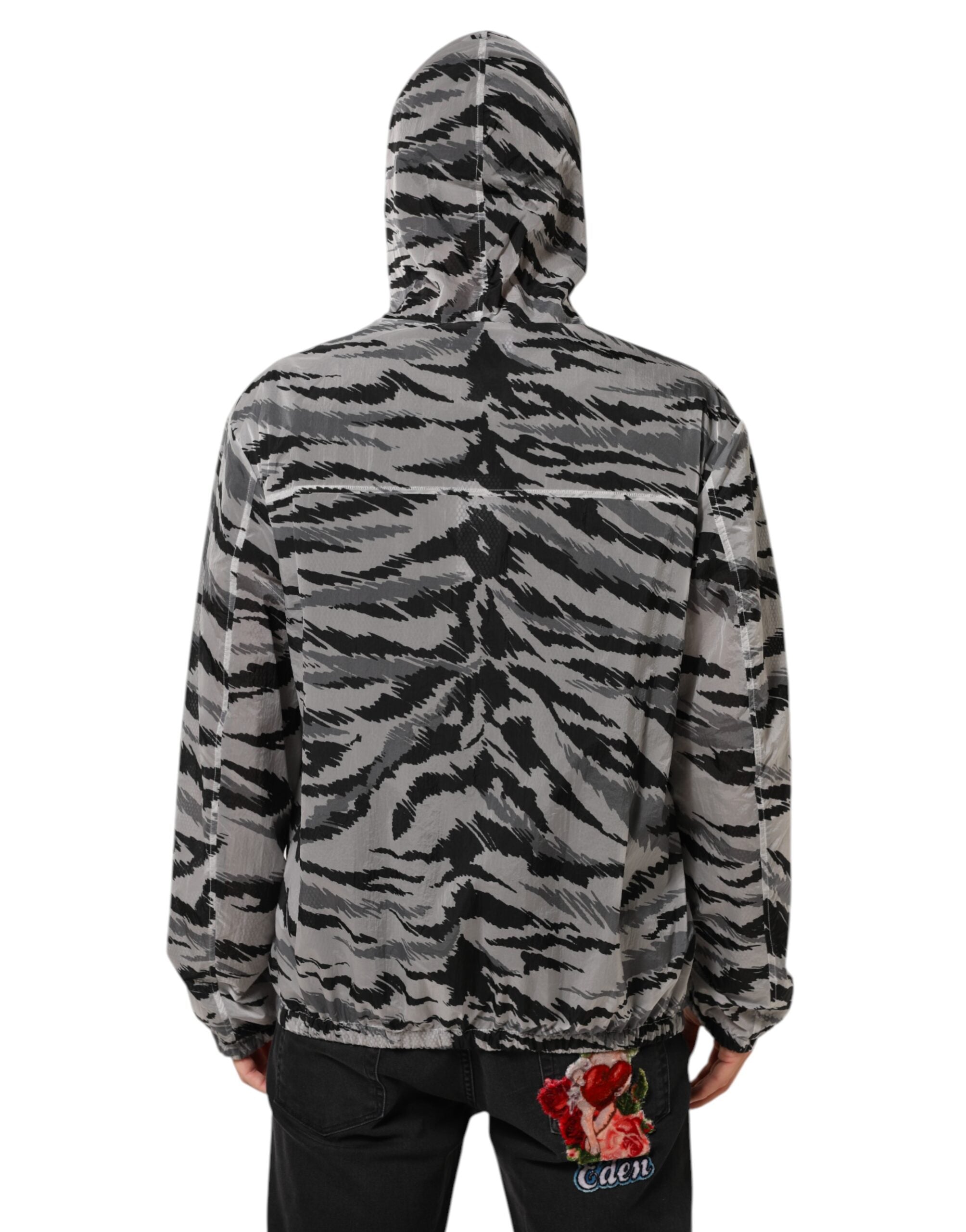 Sweat à capuche camouflage gris de Dolce & Gabbana, veste décontractée avec capuche et motif camouflage.