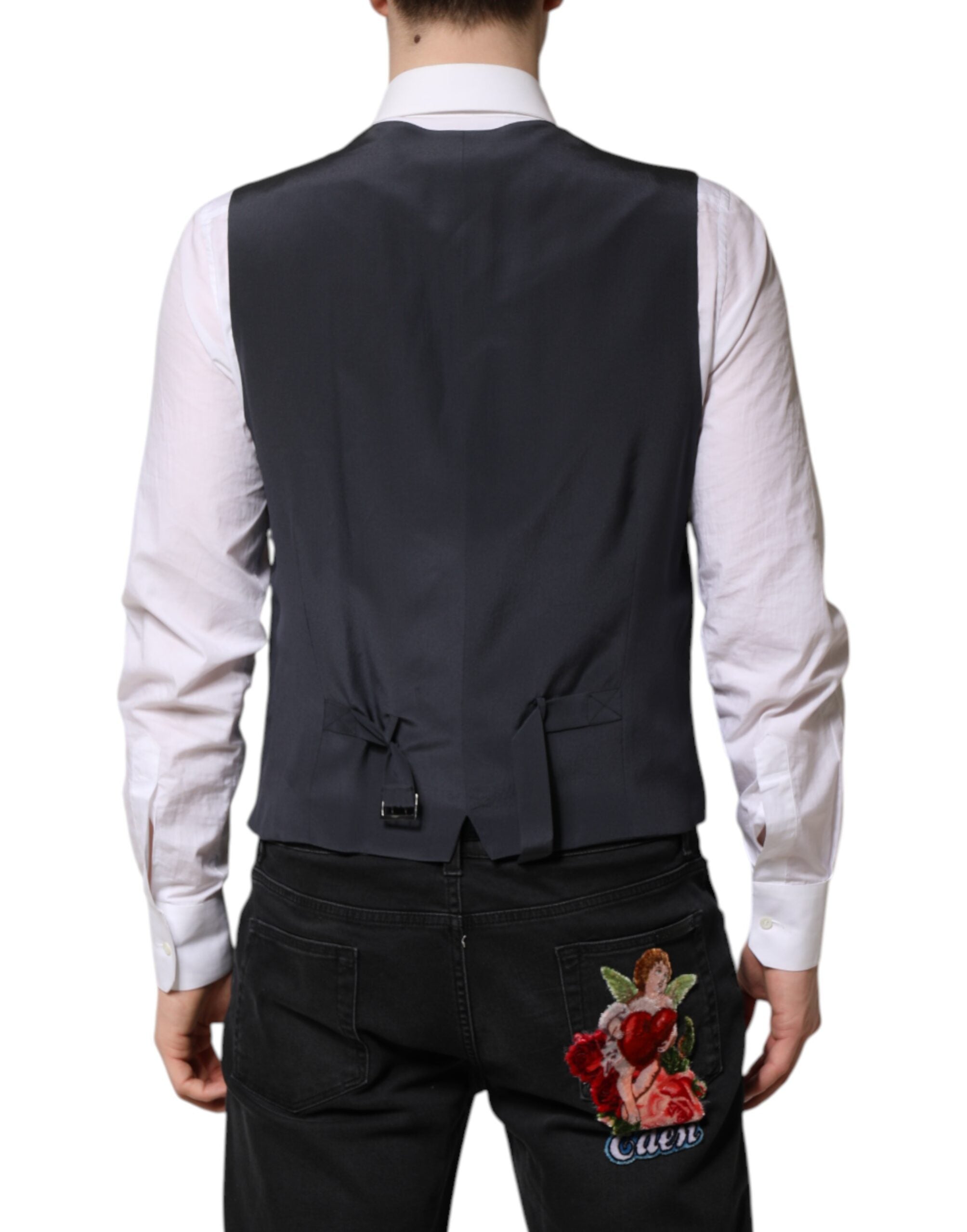 Gilet en laine gris à carreaux de la marque Dolce & Gabbana, vêtement formel masculin, détails de la veste en laine à carreaux.