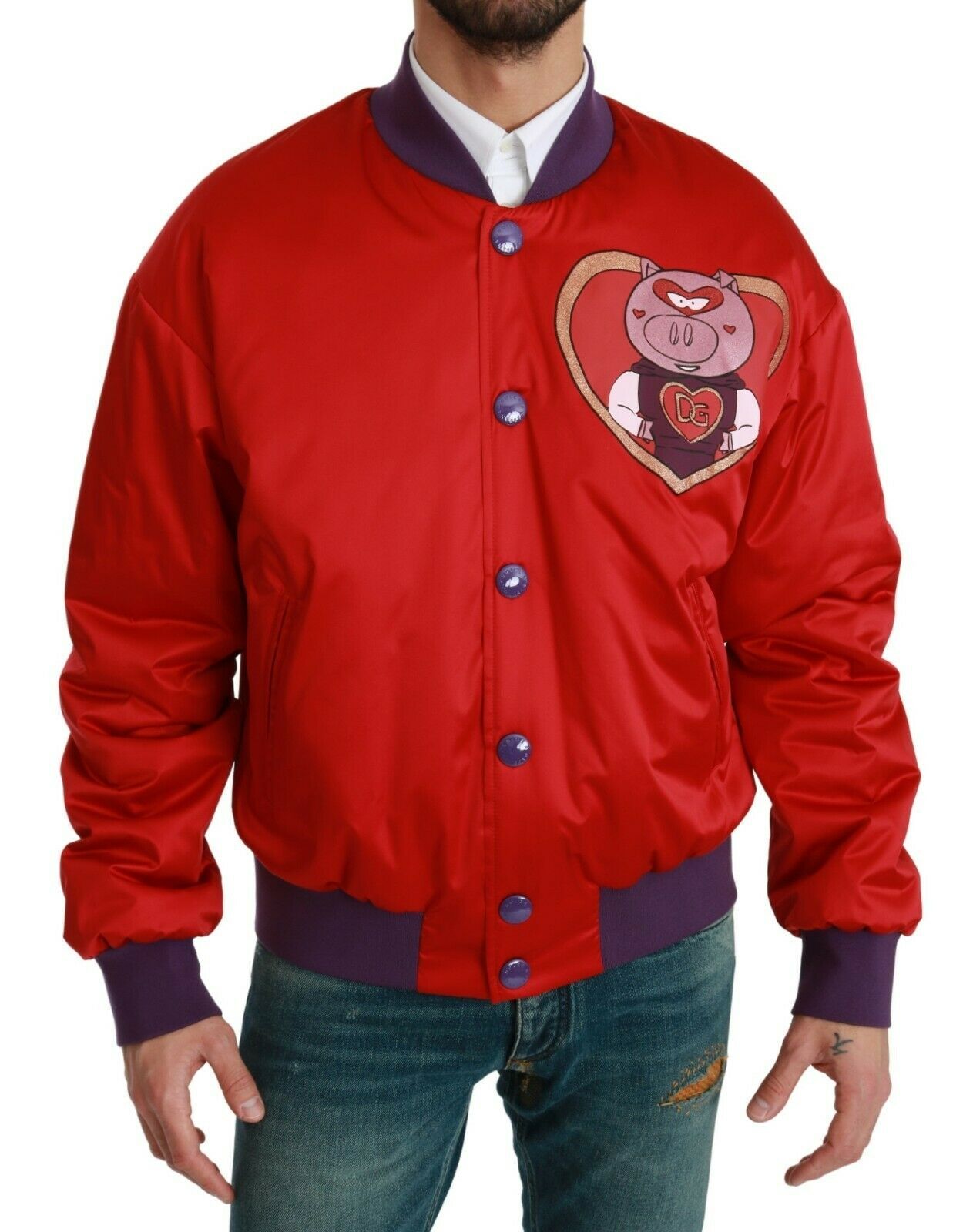 Veste bomber rouge Dolce & Gabbana Year of the Pig avec motifs sur le devant, style tendance et détails élégants.