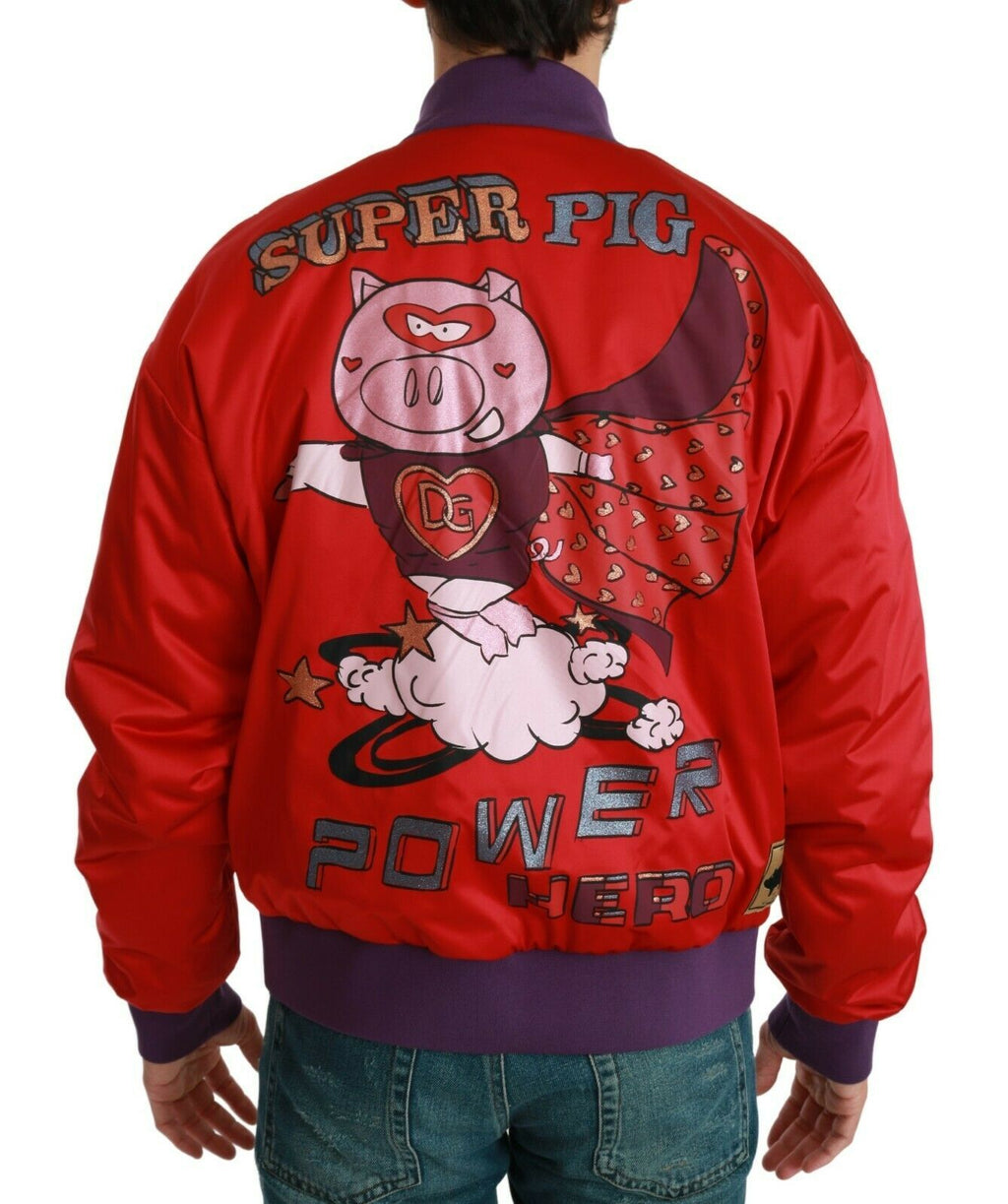 Veste bomber rouge Dolce & Gabbana Year of the Pig avec motifs colorés et logo, mode urbaine élégante et tendance.