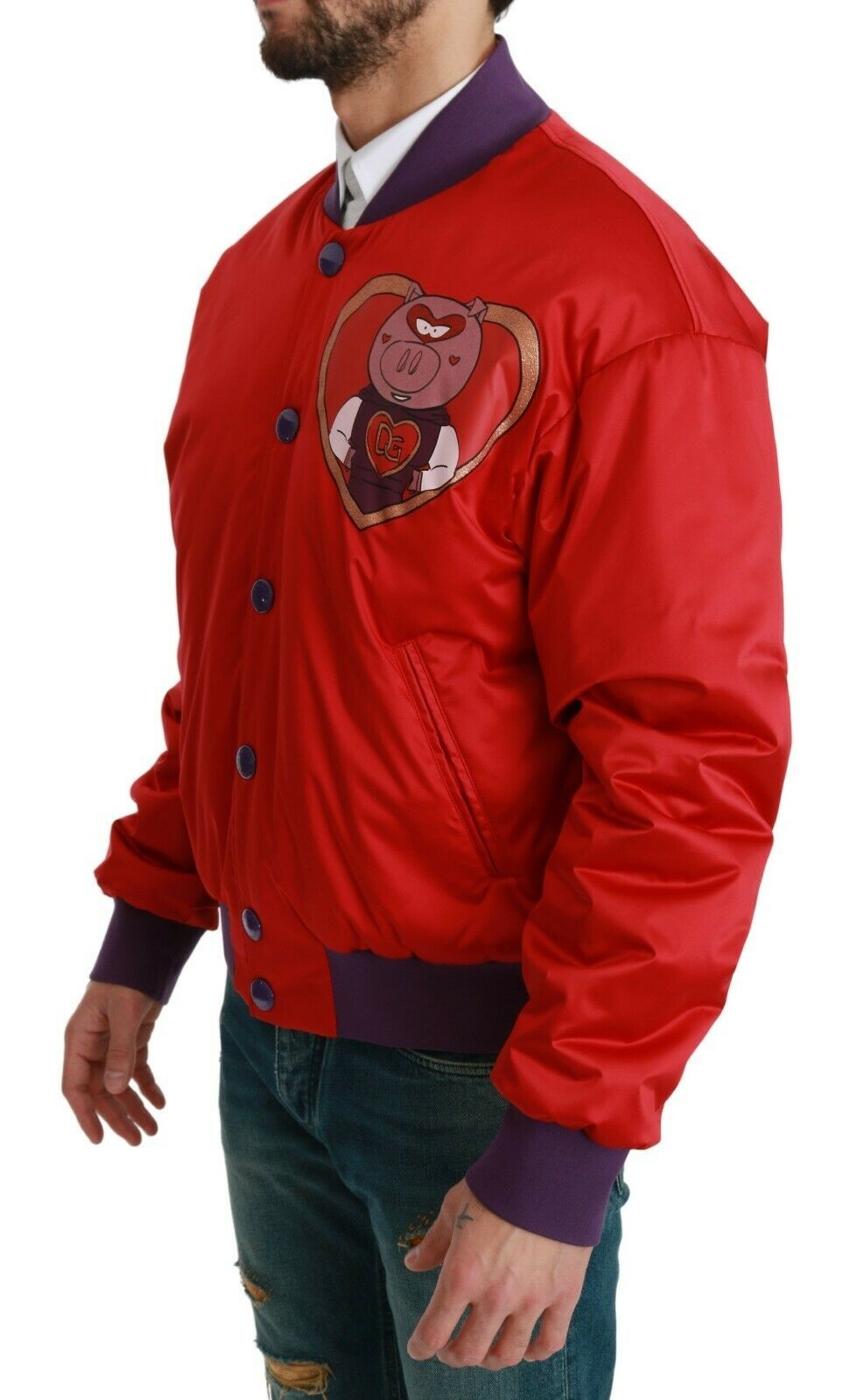 Veste bomber rouge Dolce & Gabbana Year of the Pig avec motifs et détails colorés, mode élégante et tendance.