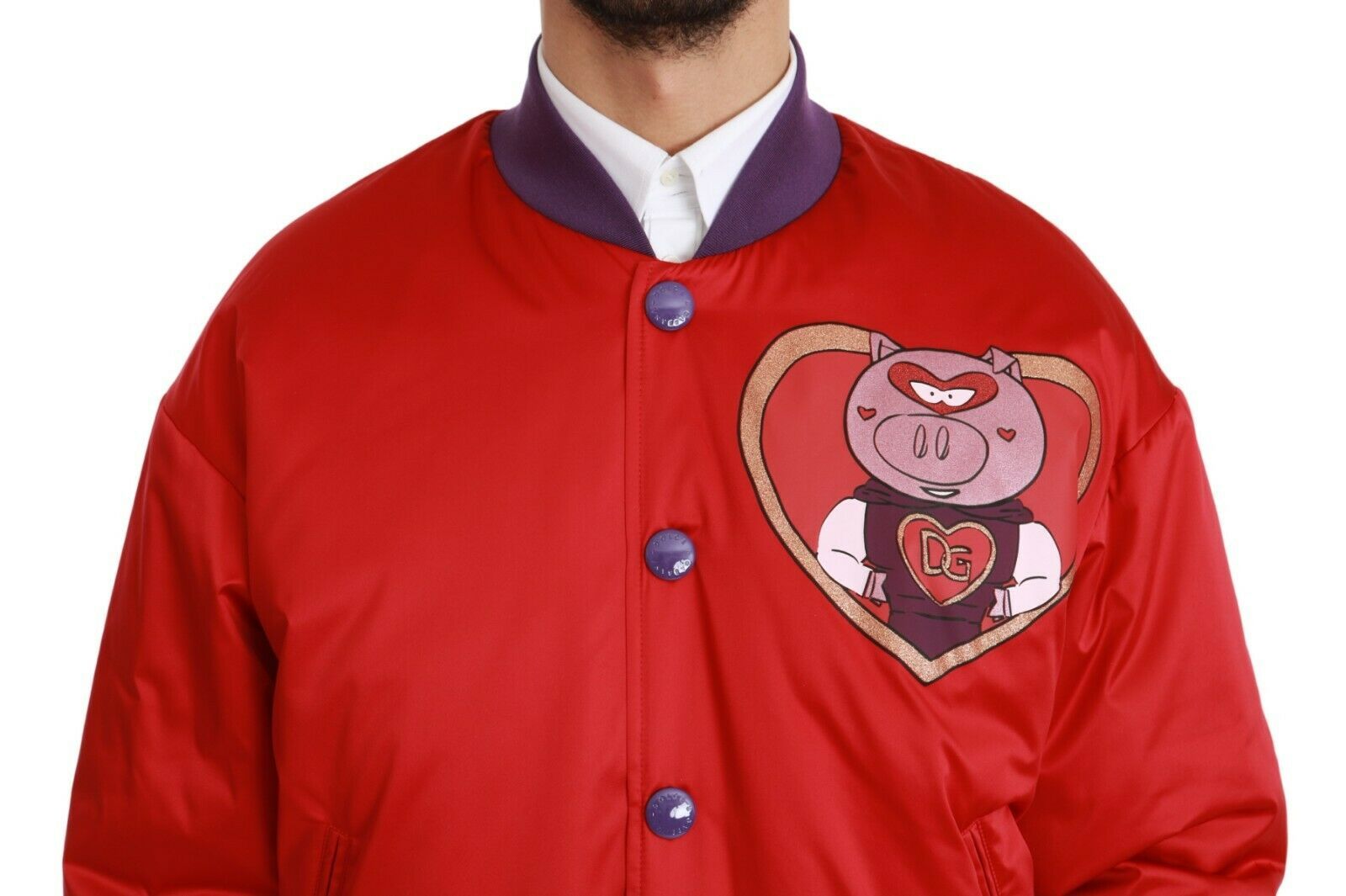 Veste bomber rouge Dolce & Gabbana Year of the Pig avec détails de design et logo, vue de face.