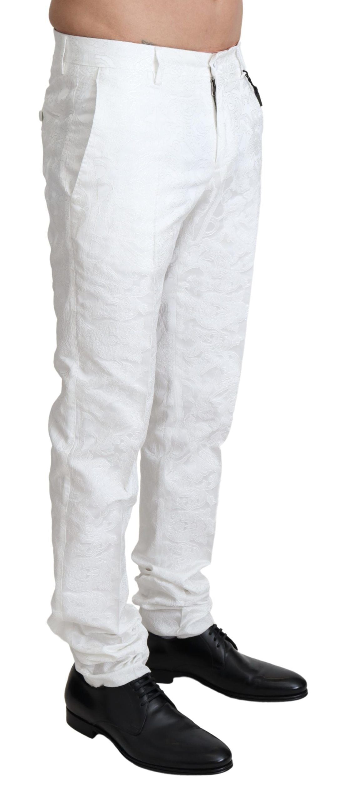 Pantalon de tailleur Dolce & Gabbana en brocart blanc avec veste assortie, style élégant et sophistiqué.