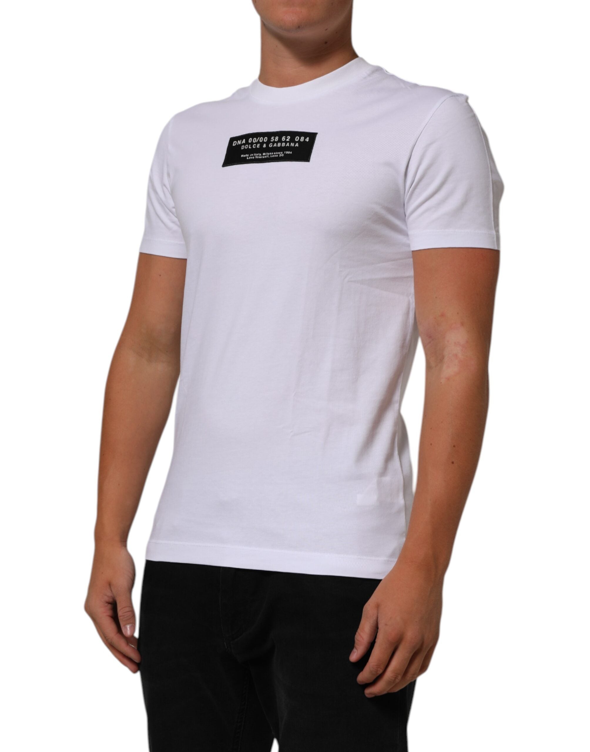 T-shirt blanc en coton Dolce & Gabbana pour homme avec logo imprimé et col ras du cou, vue de face.