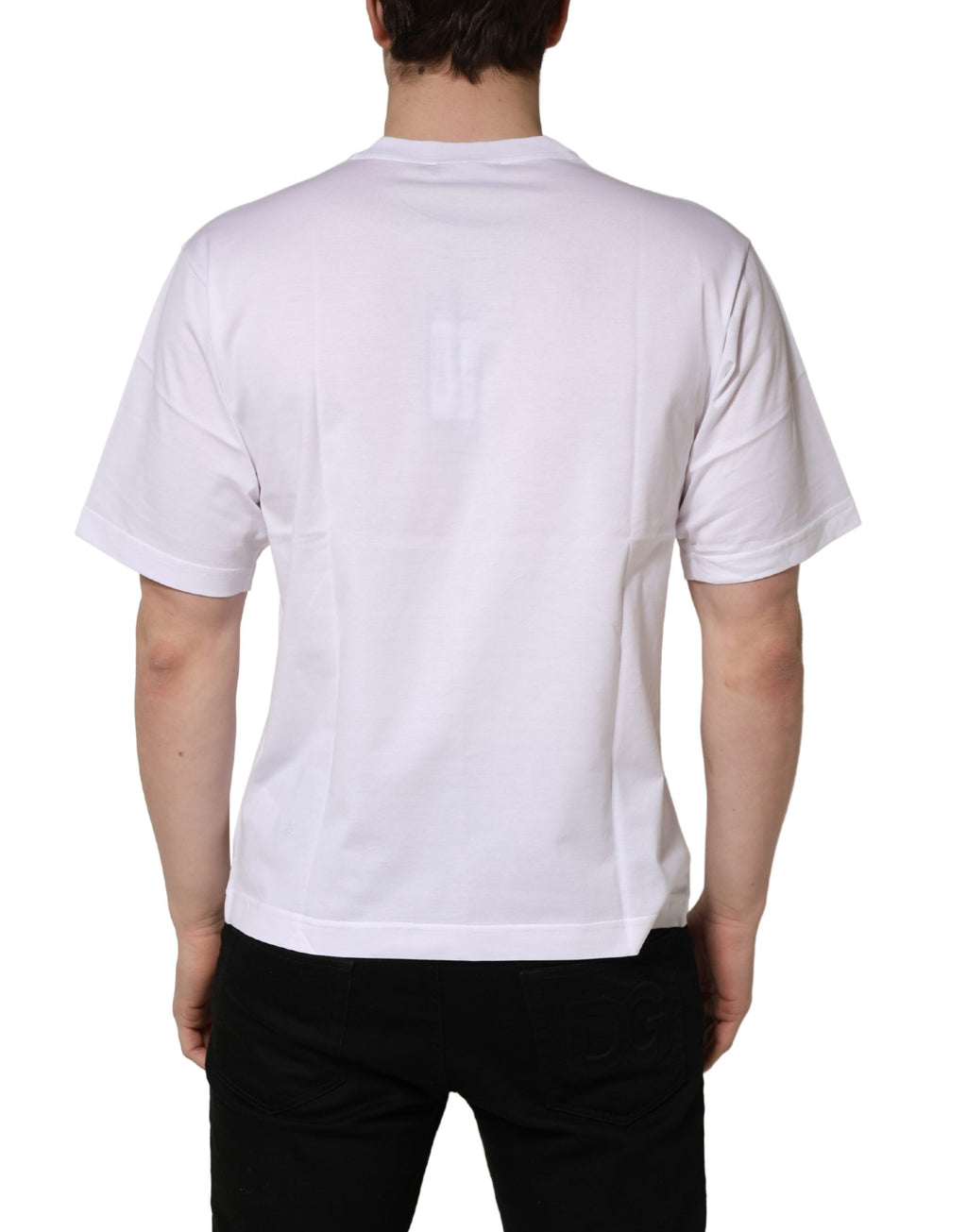 T-shirt blanc en coton Dolce & Gabbana avec logo métallique DG à manches courtes, visible sur l'image.