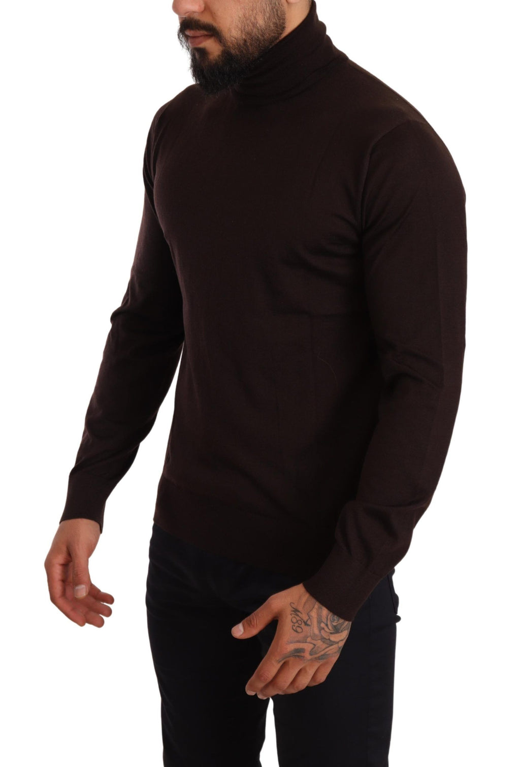 Pull en cachemire marron Dolce & Gabbana à col roulé, vue détaillée du pull élégant et confortable.